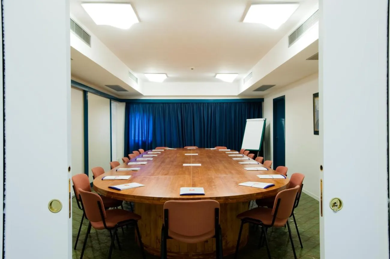 Business facilities in Hotel Club Lacona