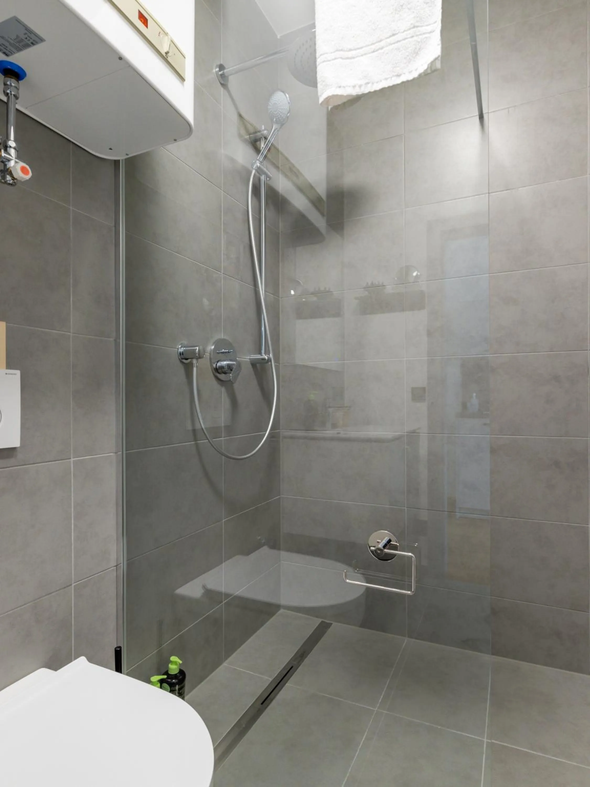 Shower in Limehome Villach Gerbergasse