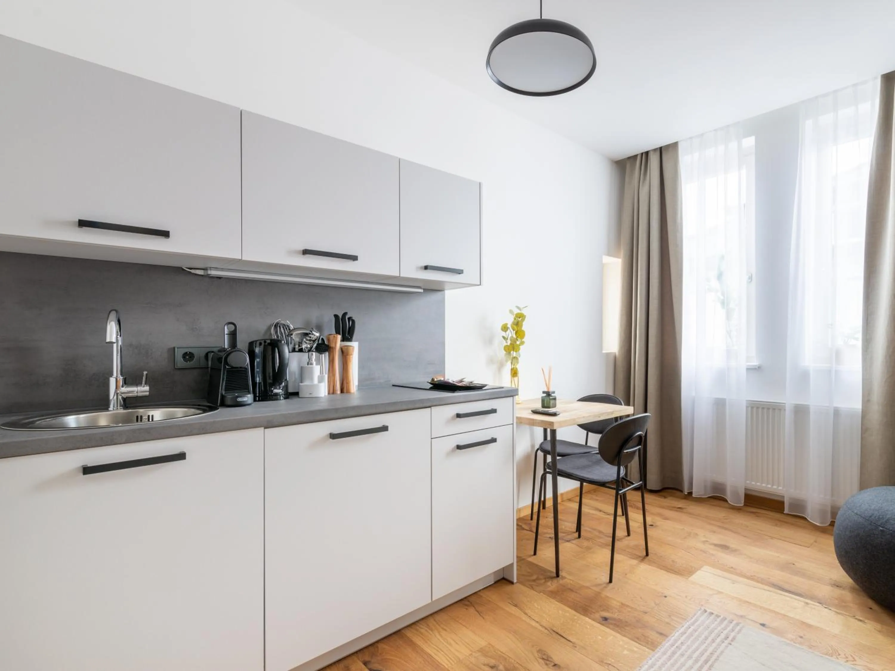 Kitchen or kitchenette in Limehome Villach Gerbergasse