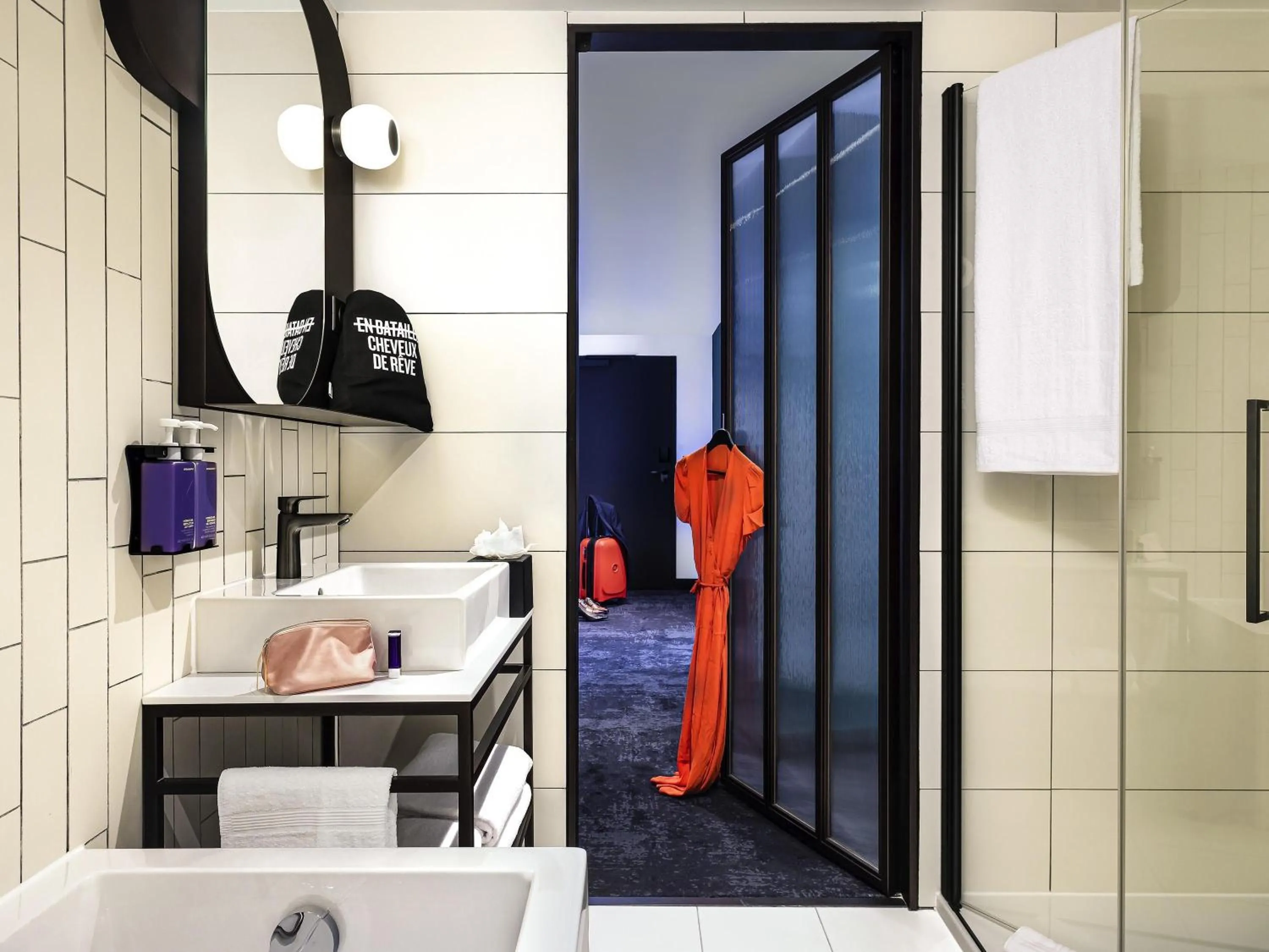 Photo of the whole room in Tribe Paris La Defense Esplanade