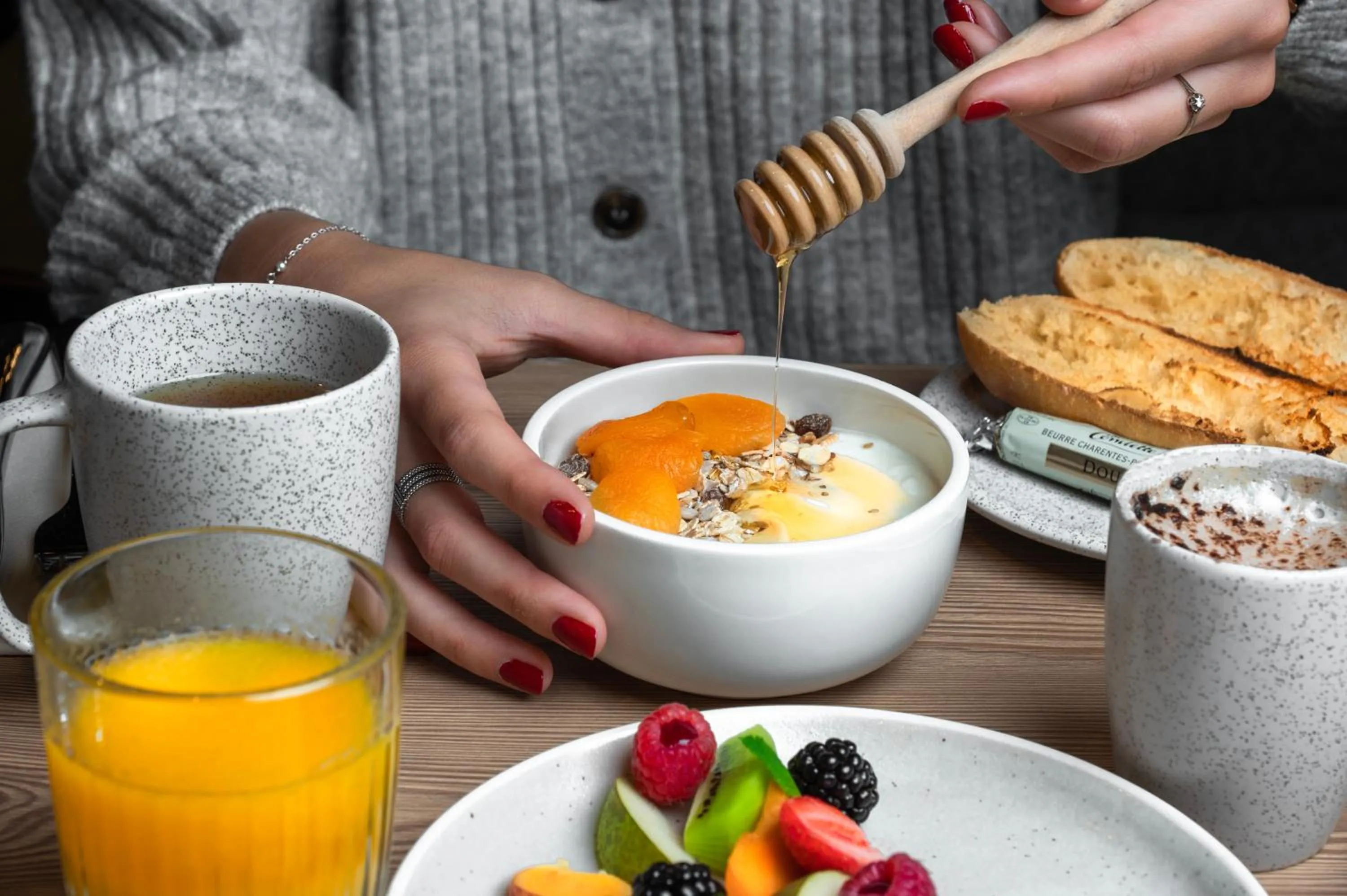 Food and drinks in Tribe Paris La Defense Esplanade