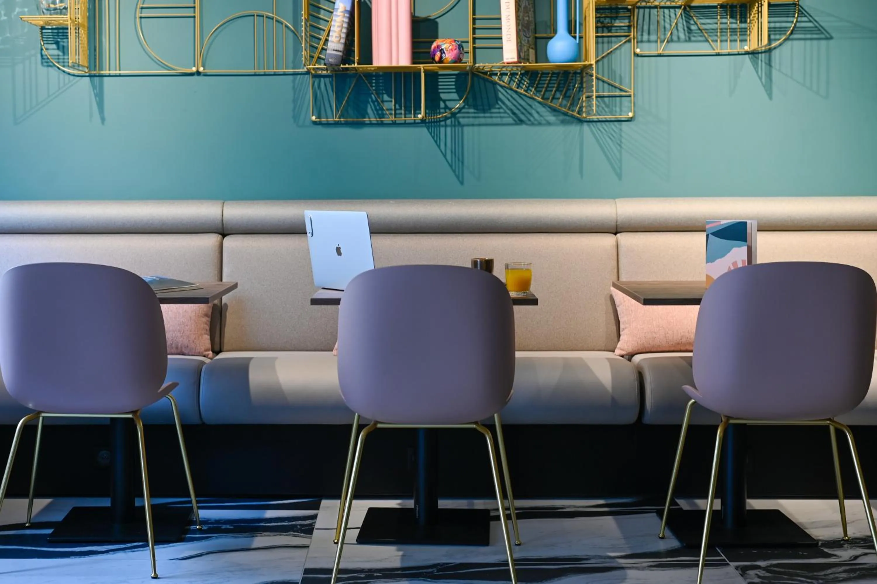 Lounge or bar in Tribe Paris La Defense Esplanade