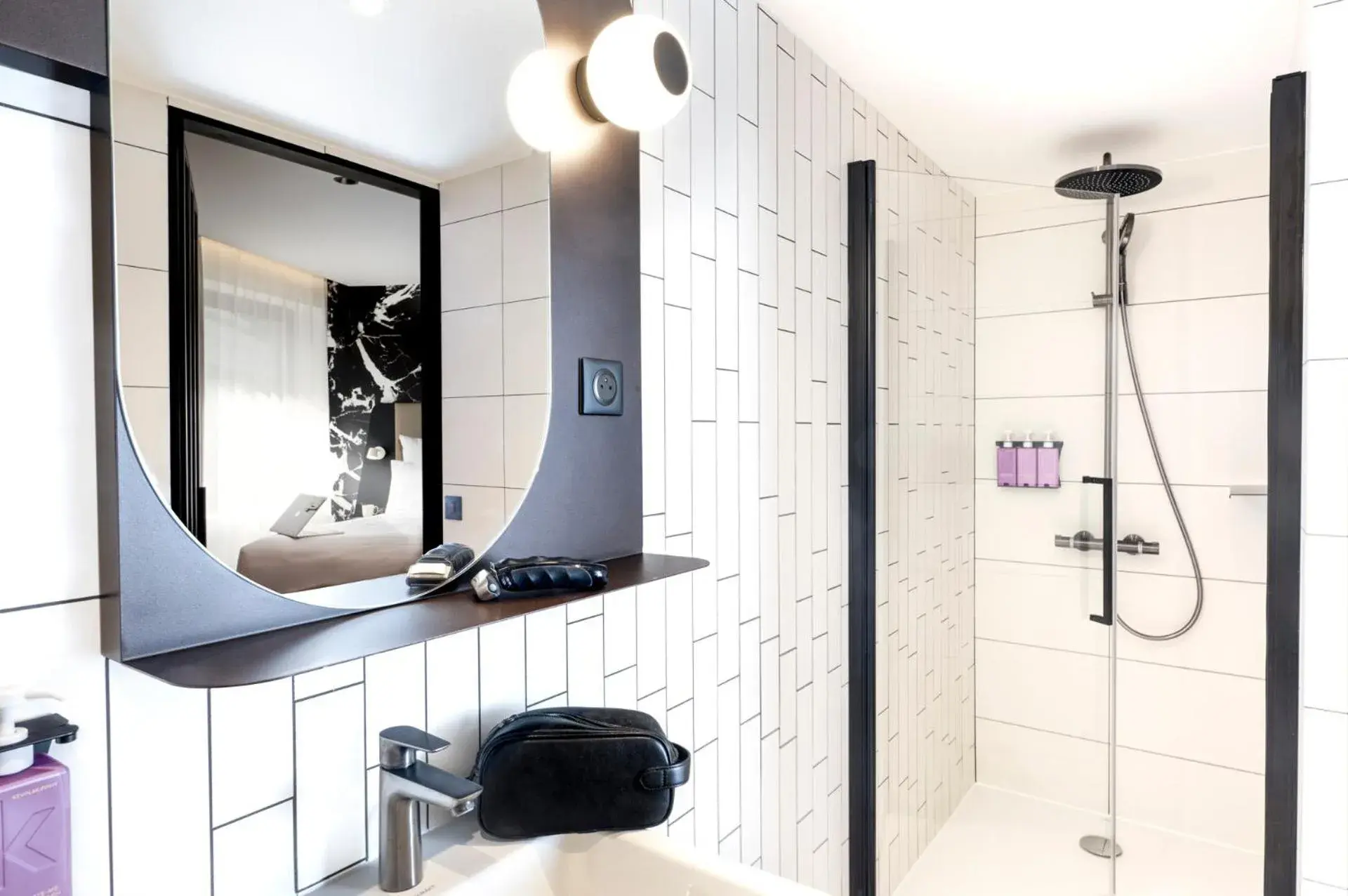 Bathroom in Tribe Paris La Defense Esplanade Bathroom in Tribe Paris La Defense Esplanade