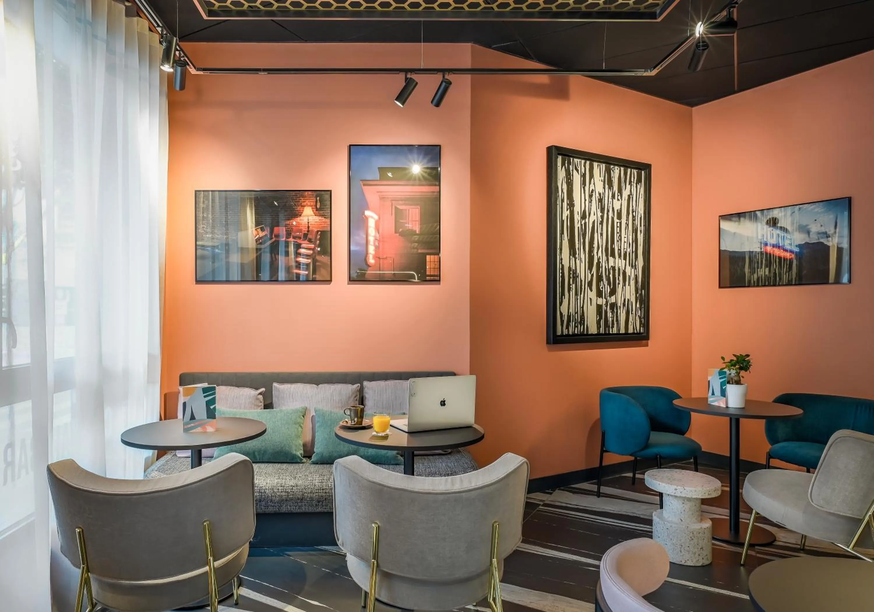 Lobby or reception in Tribe Paris La Defense Esplanade