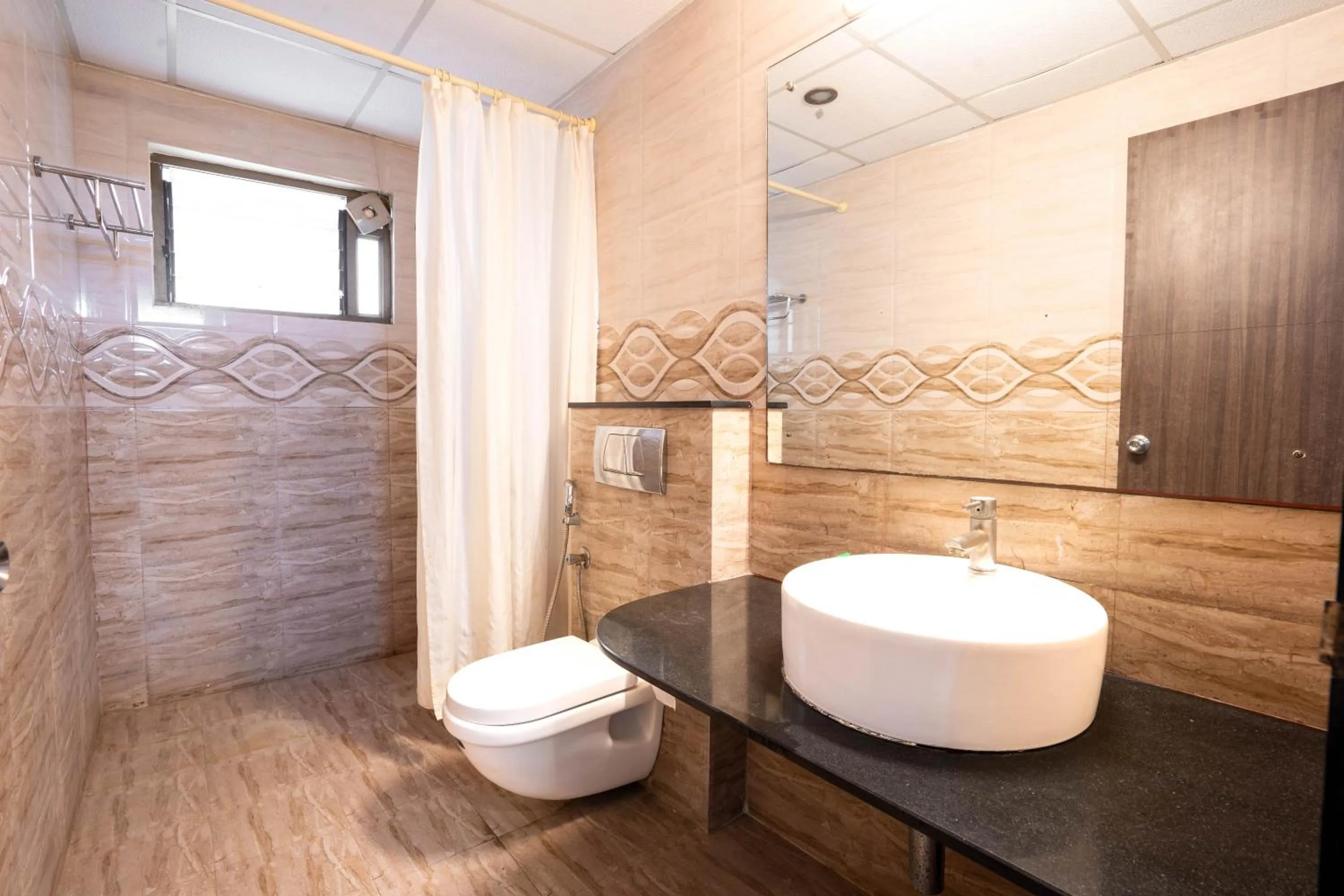 Bathroom in Compact Tea Square