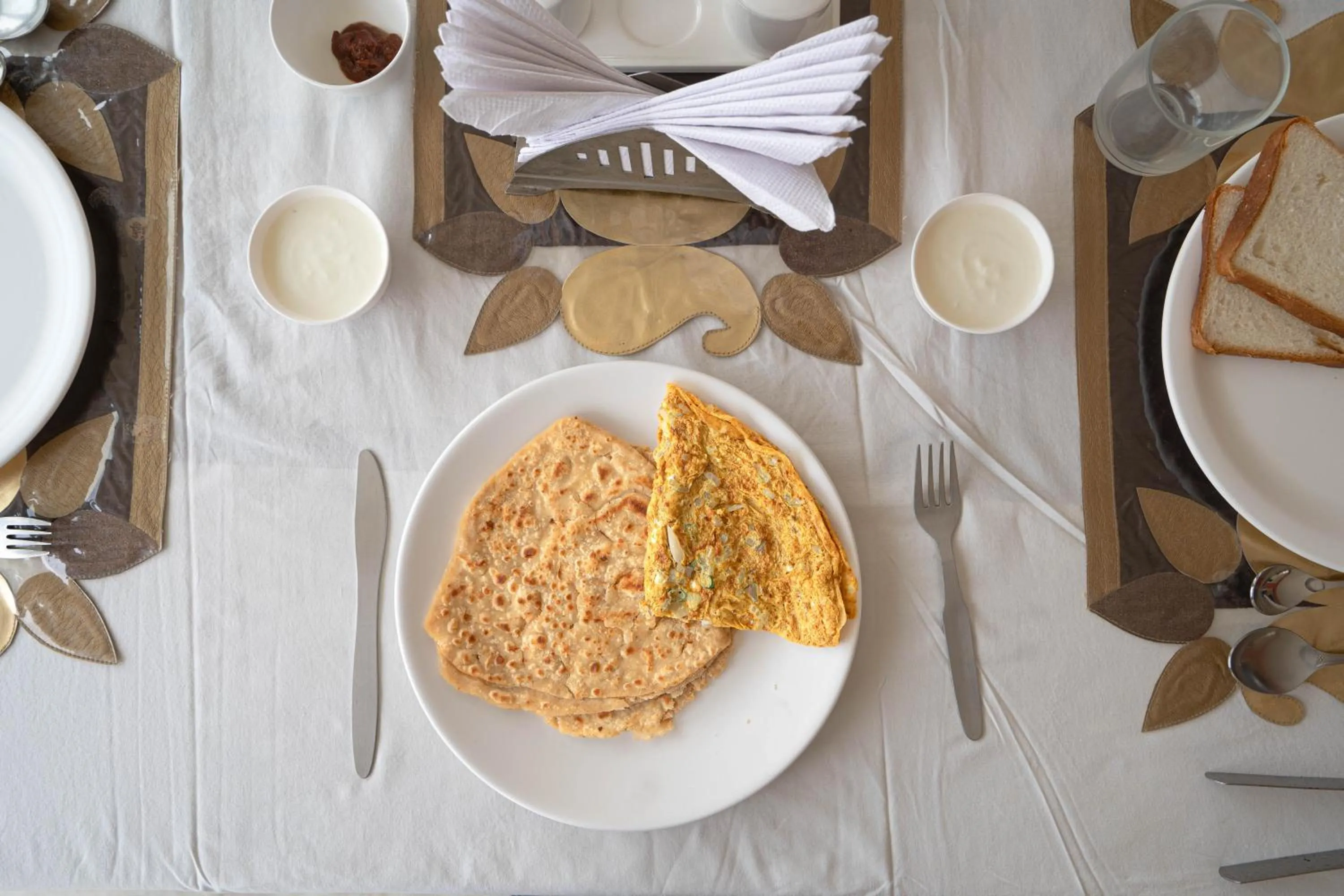 Food and drinks in Compact Tea Square