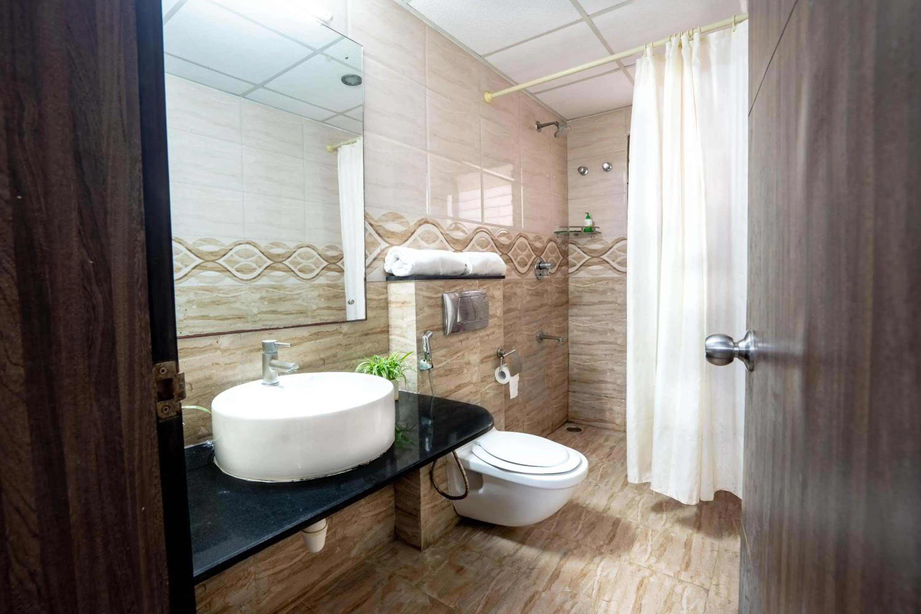 Bathroom in Compact Tea Square