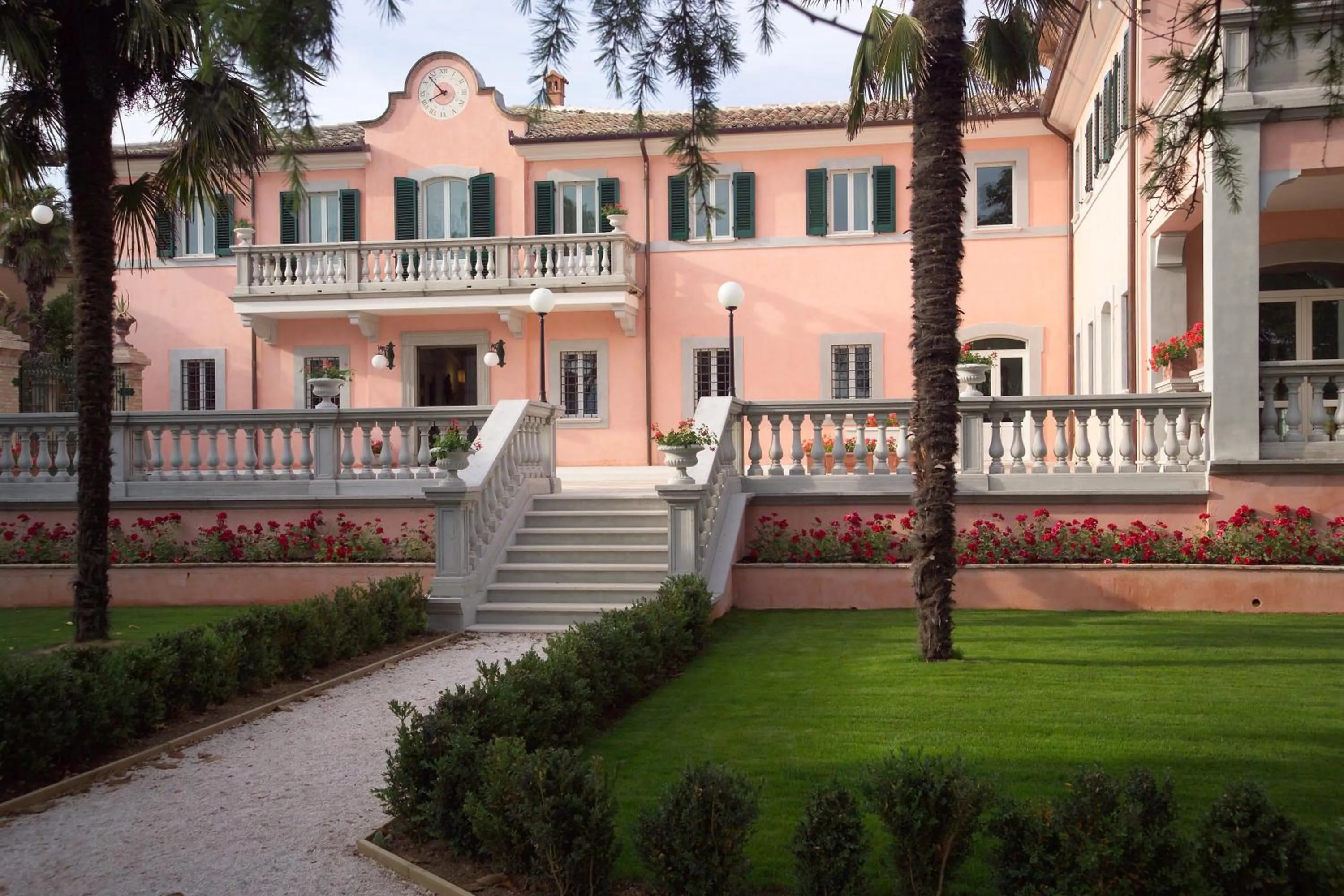 Facade/entrance in Villa Santa Barbara