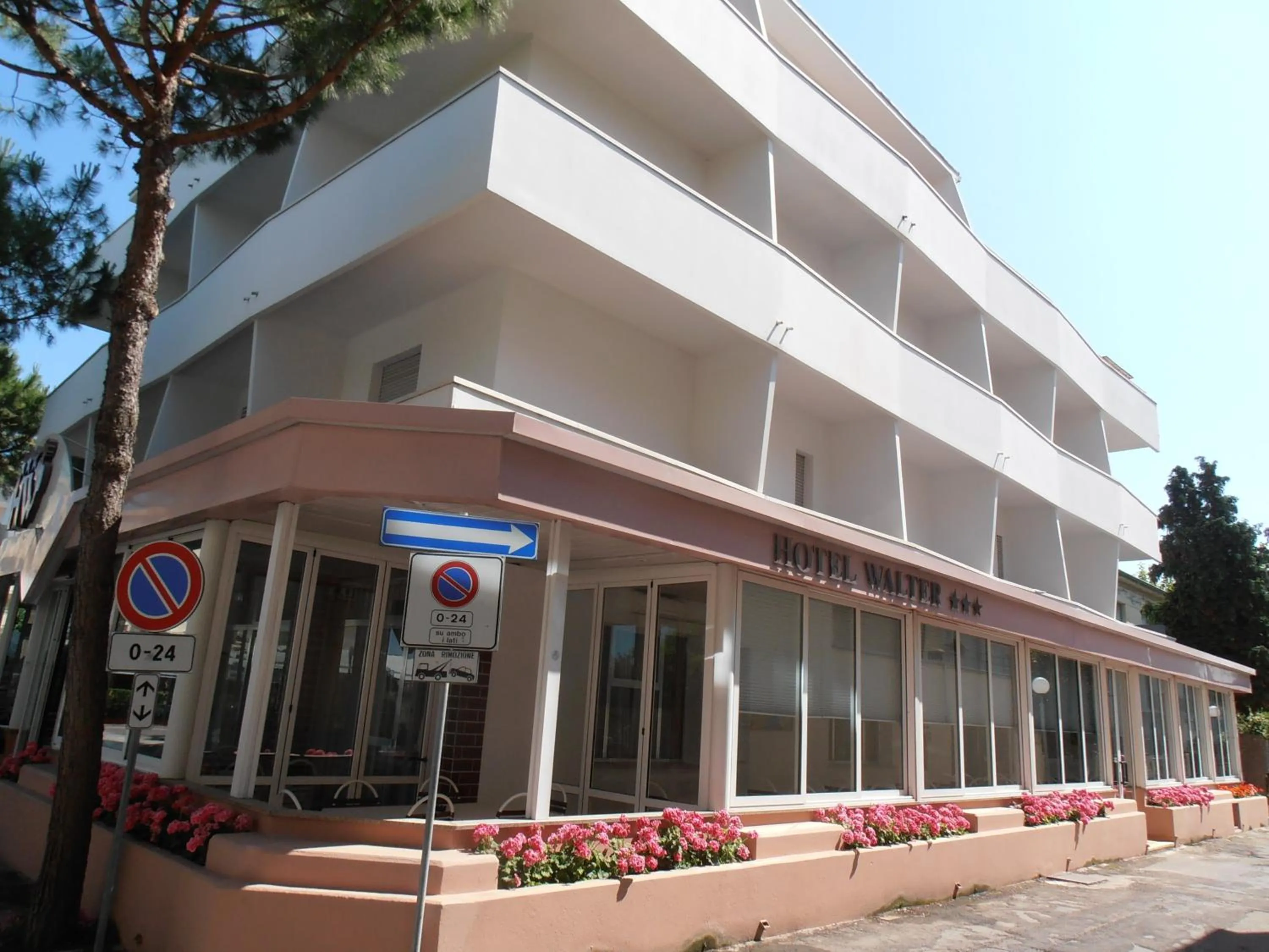 Facade/entrance in Hotel Walter