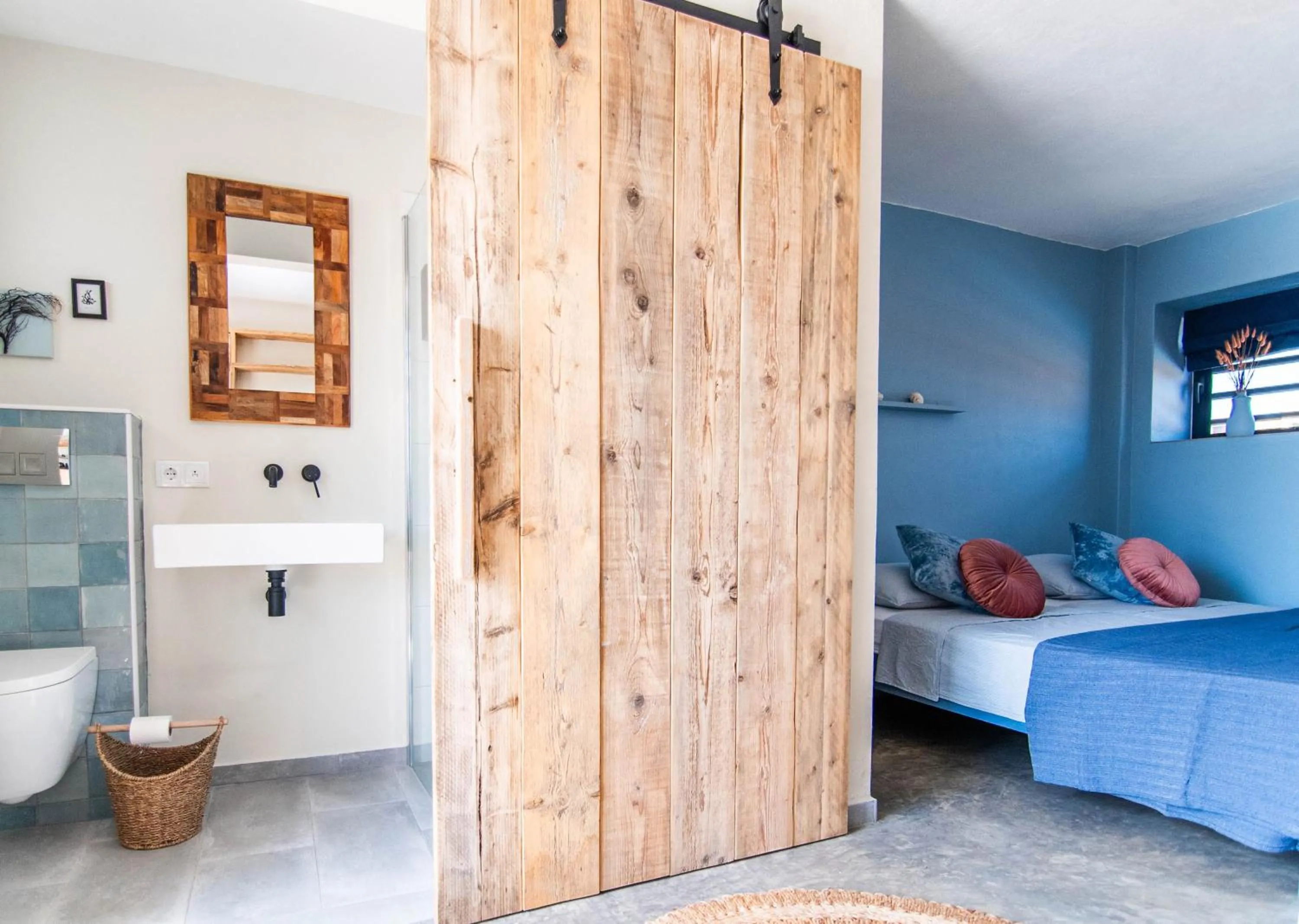 Bathroom in The Hut Bonaire