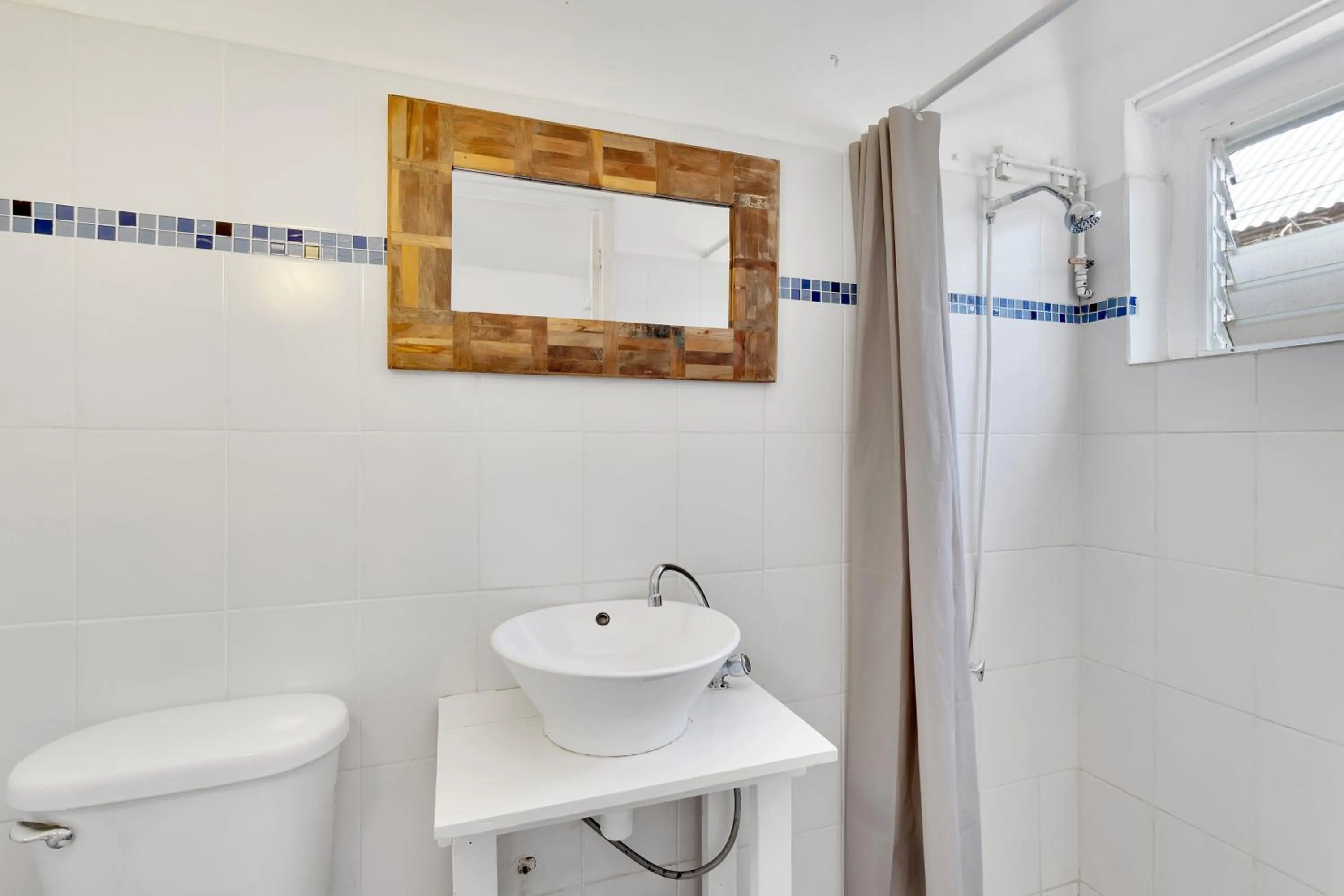 Bathroom in The Hut Bonaire