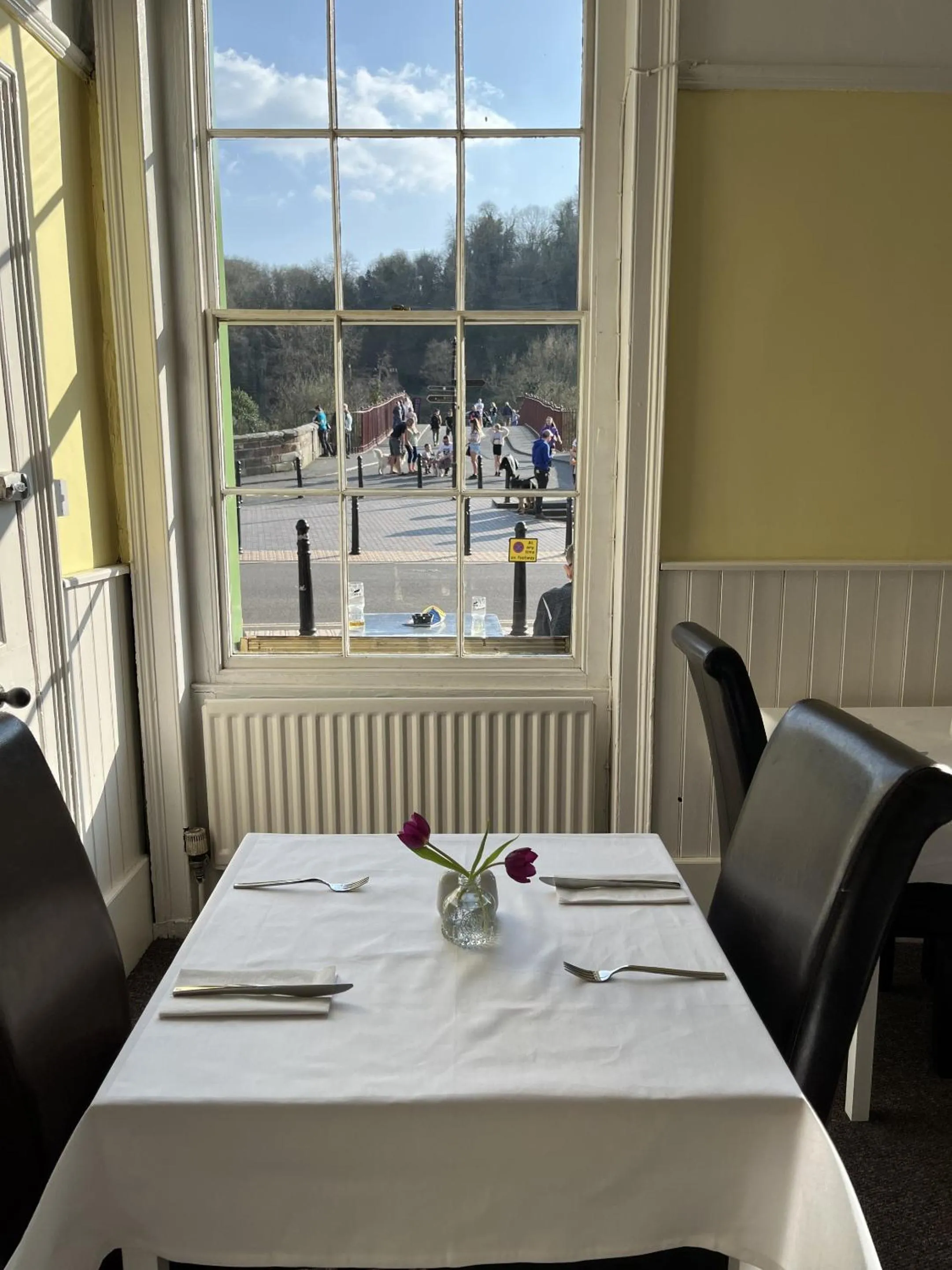 Dining area in The Tontine Hotel & Bar