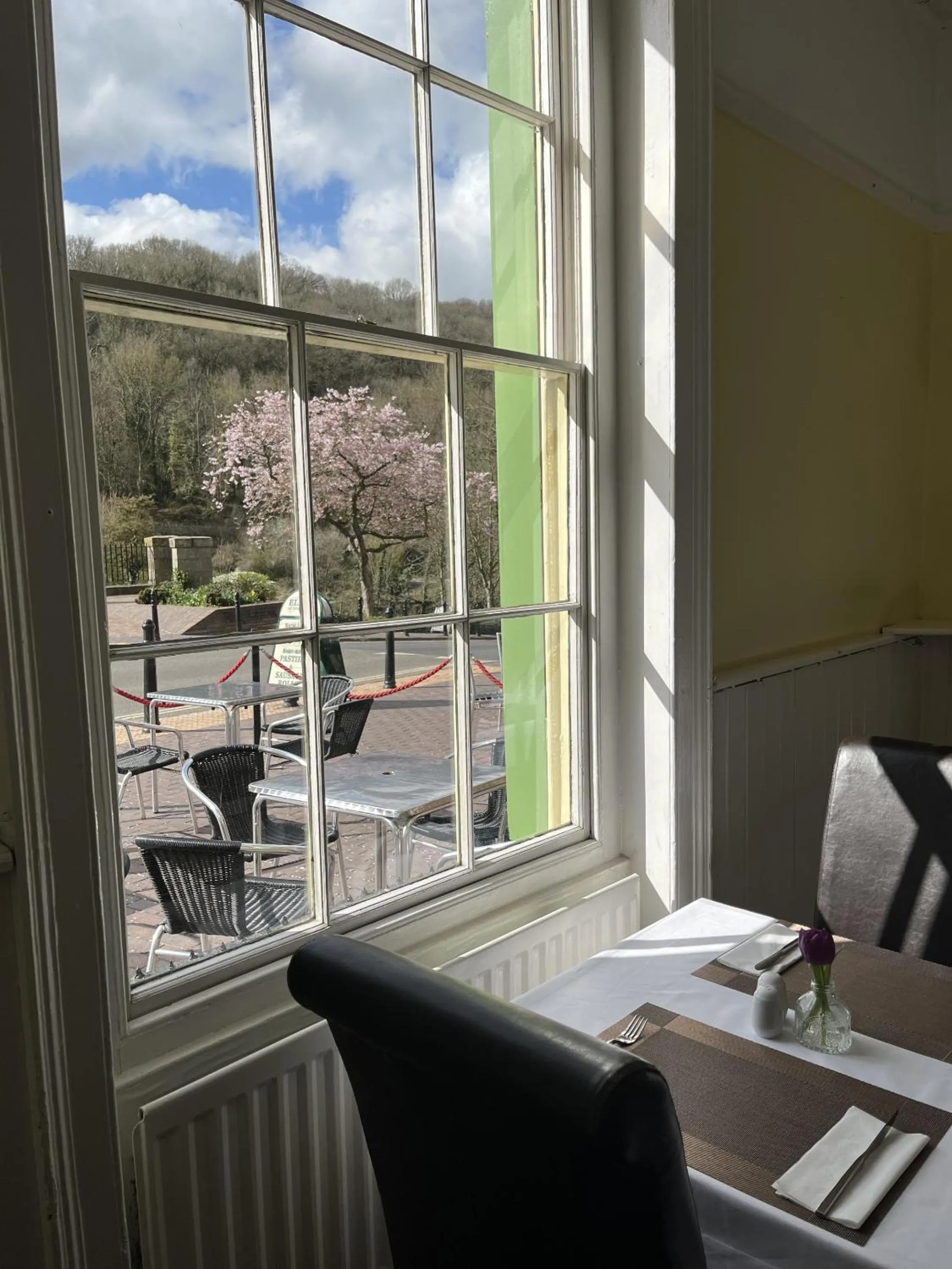 Dining area in The Tontine Hotel & Bar