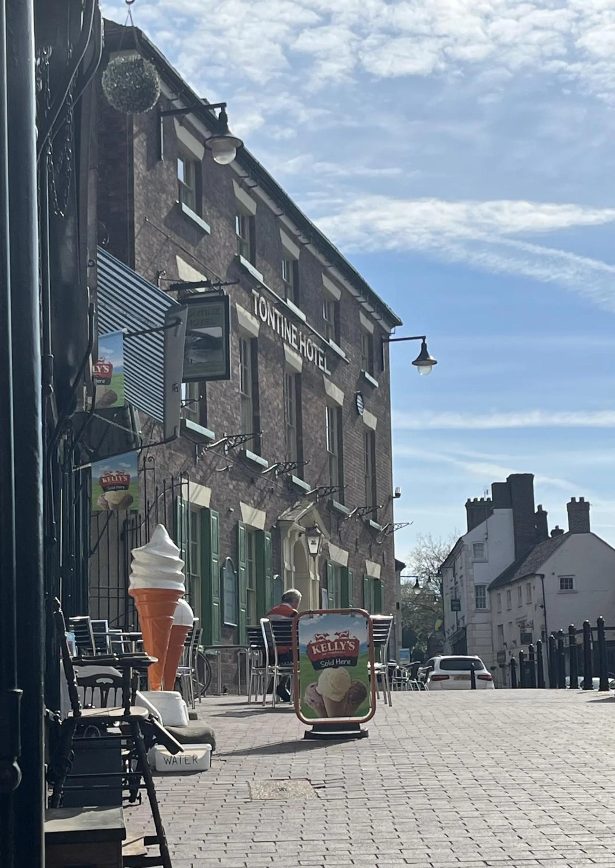 Property building in The Tontine Hotel & Bar