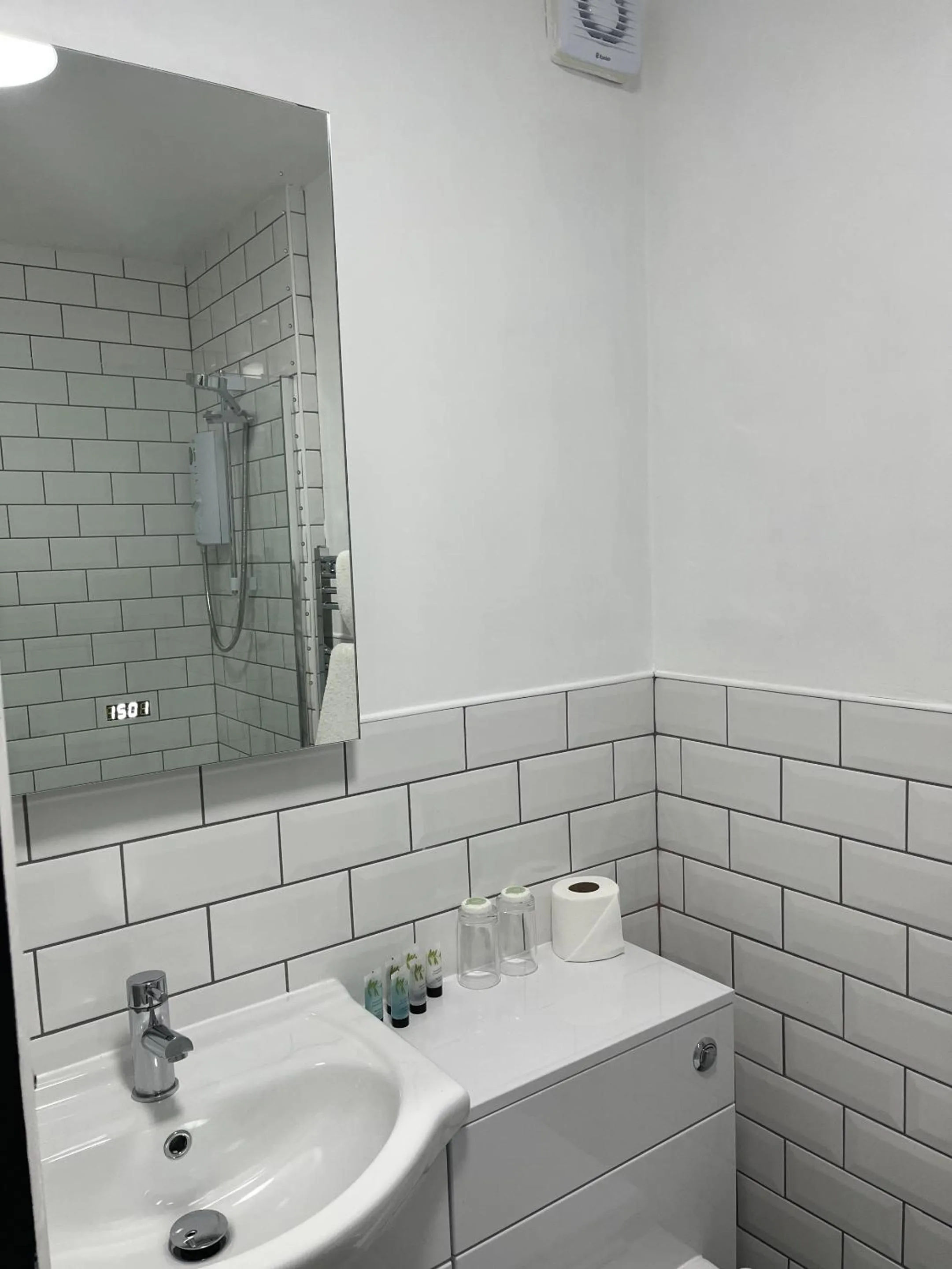 Bathroom in The Tontine Hotel & Bar