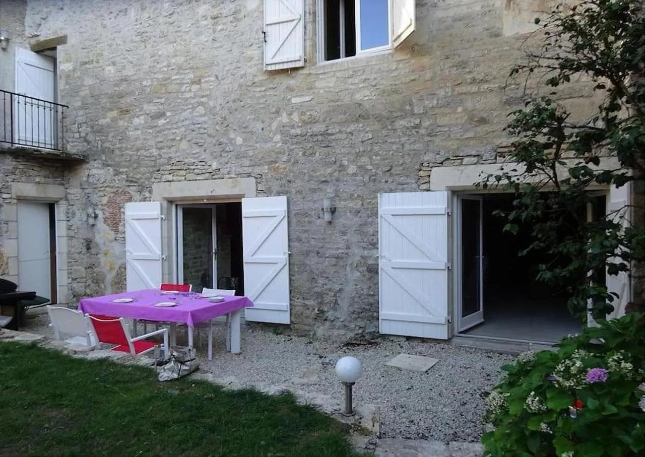 Maison du XVème au cœur du village médiéval