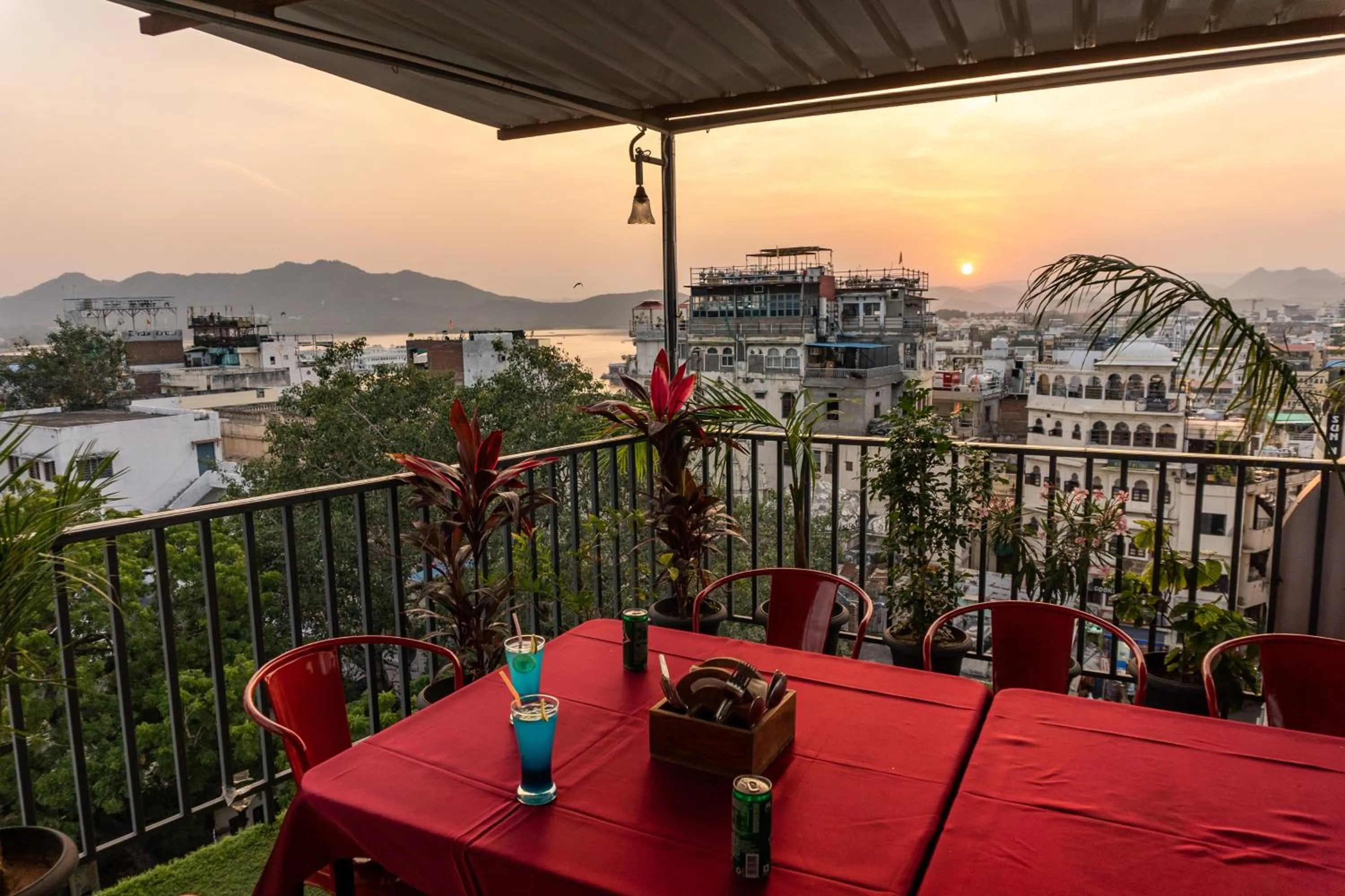 Restaurant/places to eat in Treebo The Fresco Lake Pichola