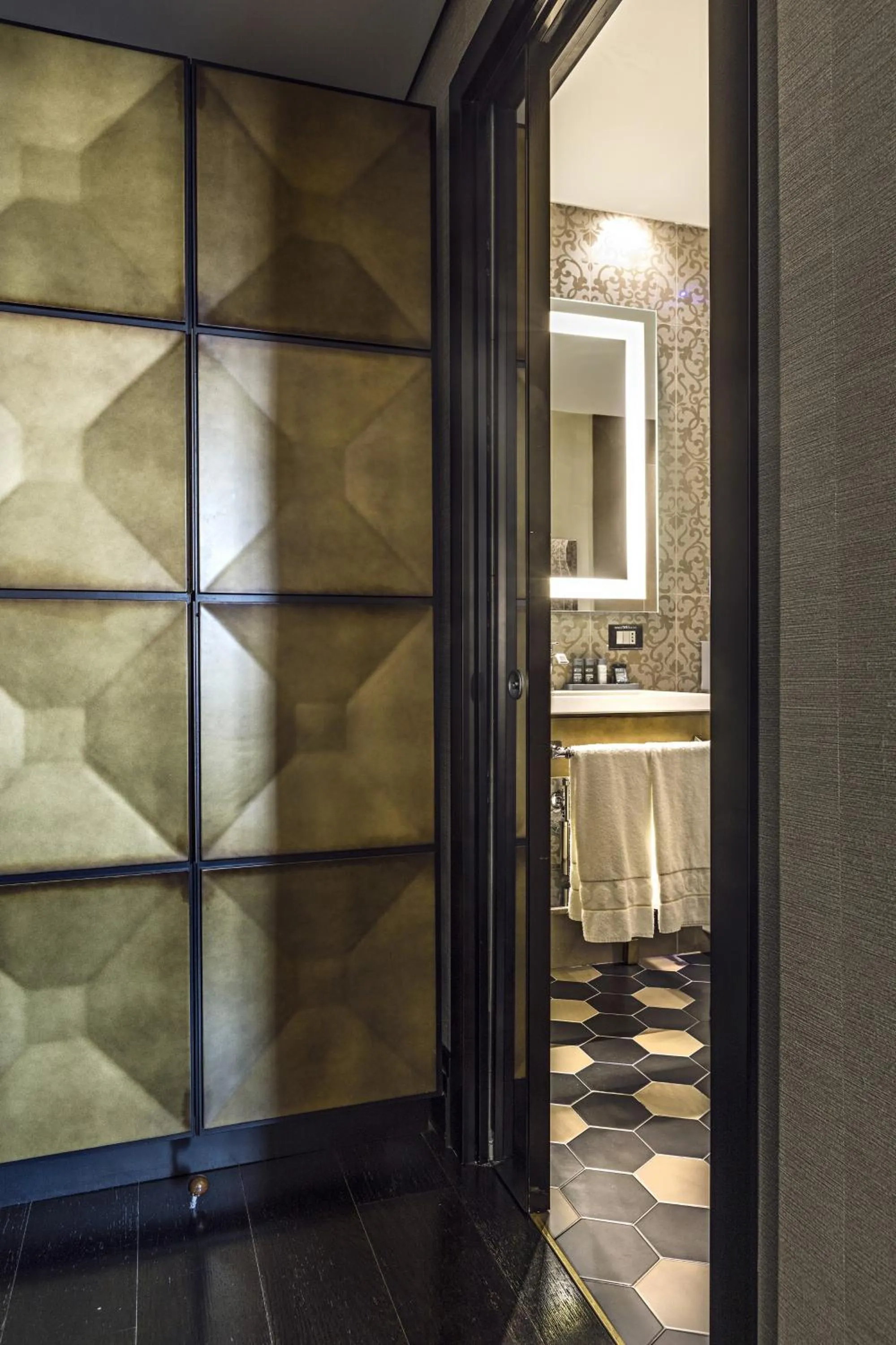 Decorative detail in The Venice Times