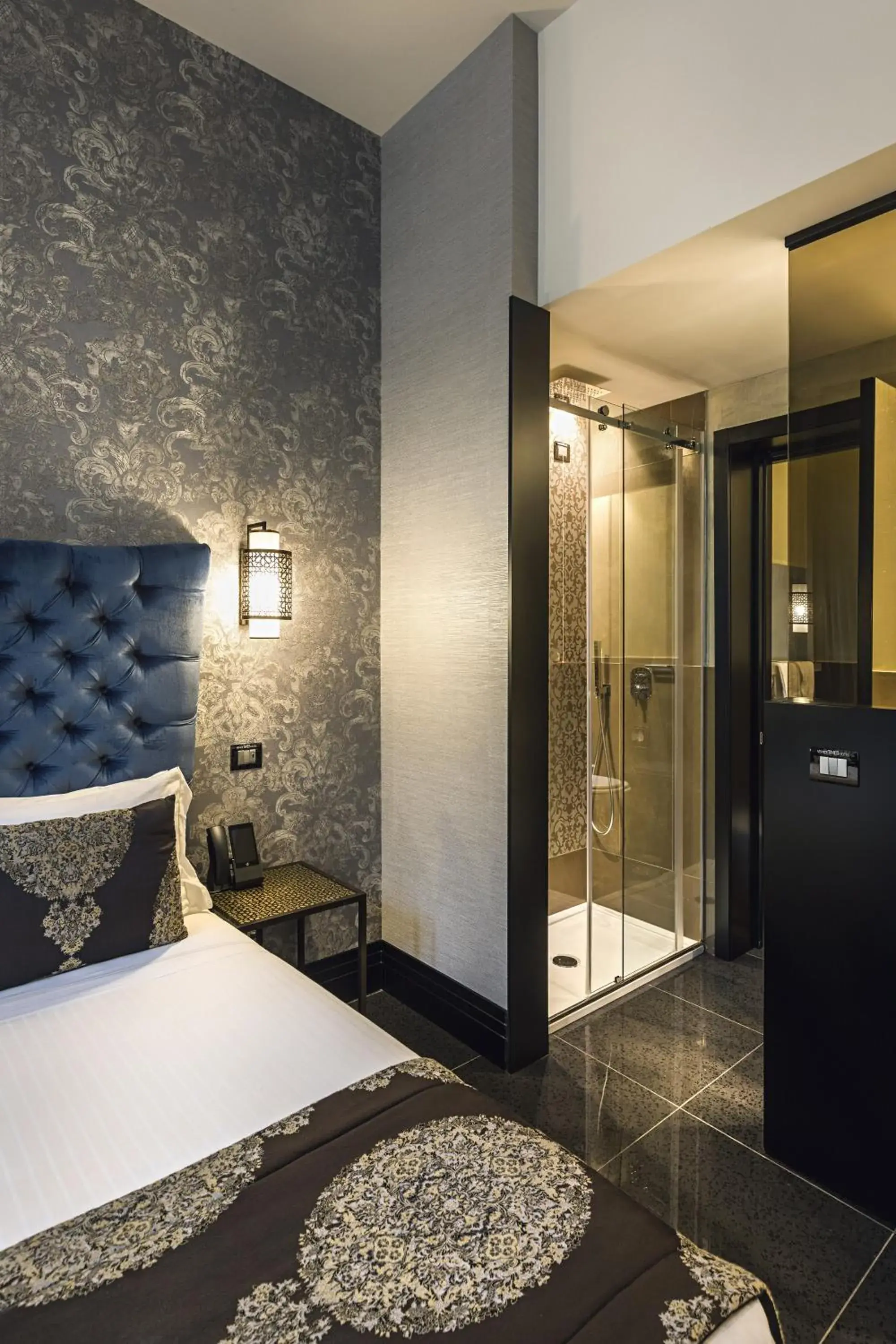 Coffee/tea facilities, Bed in The Venice Times Coffee/tea facilities, Bed in The Venice Times