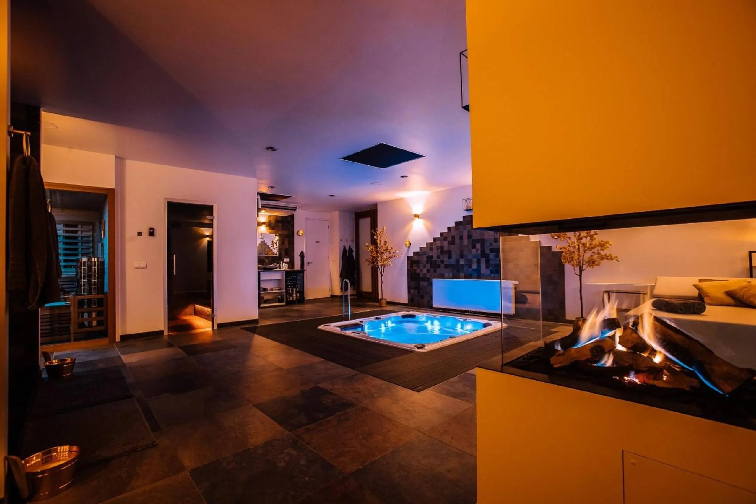 Hot Tub in Maas en Waal Wellness & Suites