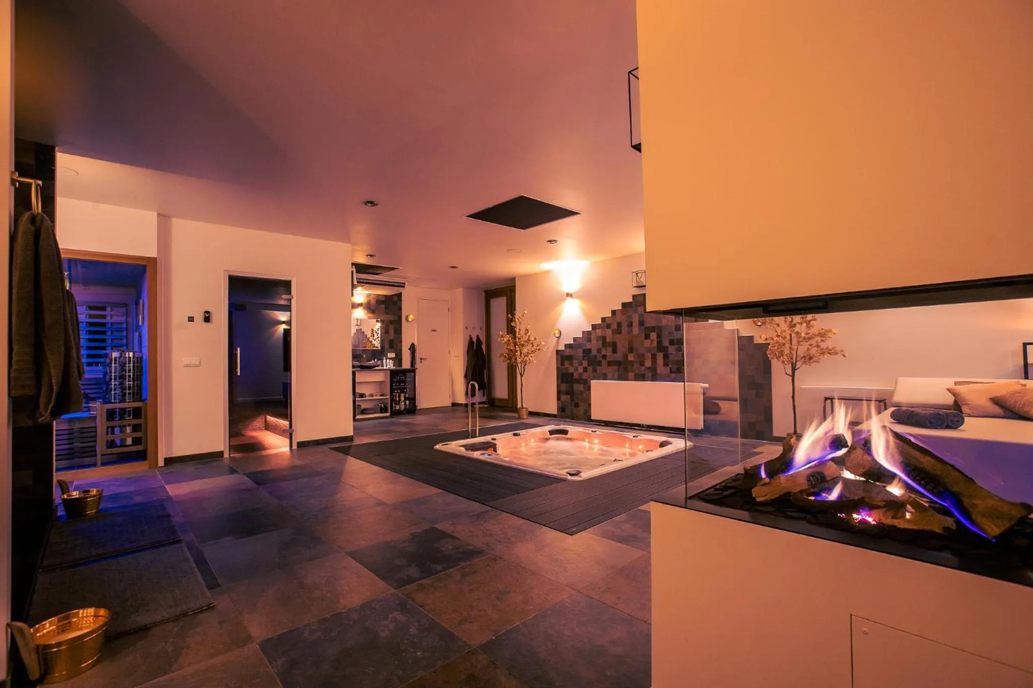 Hot Tub in Maas en Waal Wellness & Suites