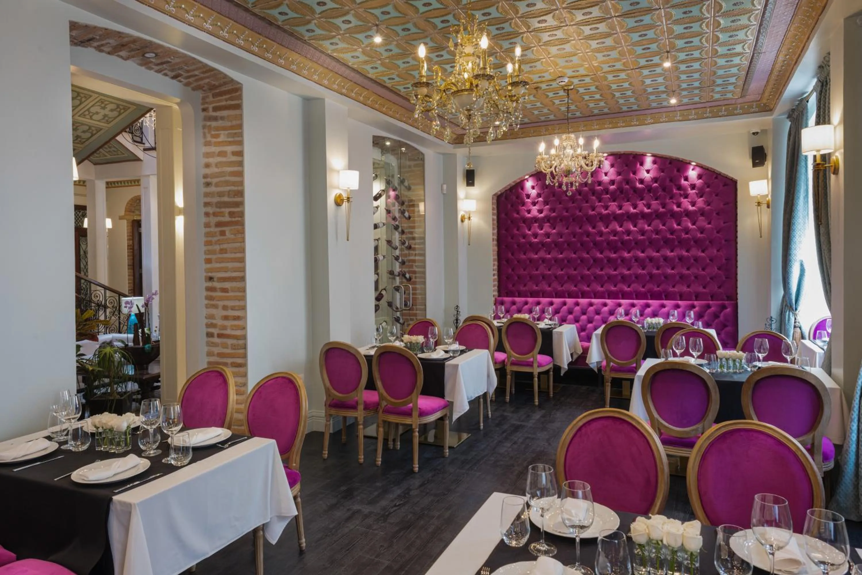 Restaurant/places to eat in Itza Hotel Boutique Internacional