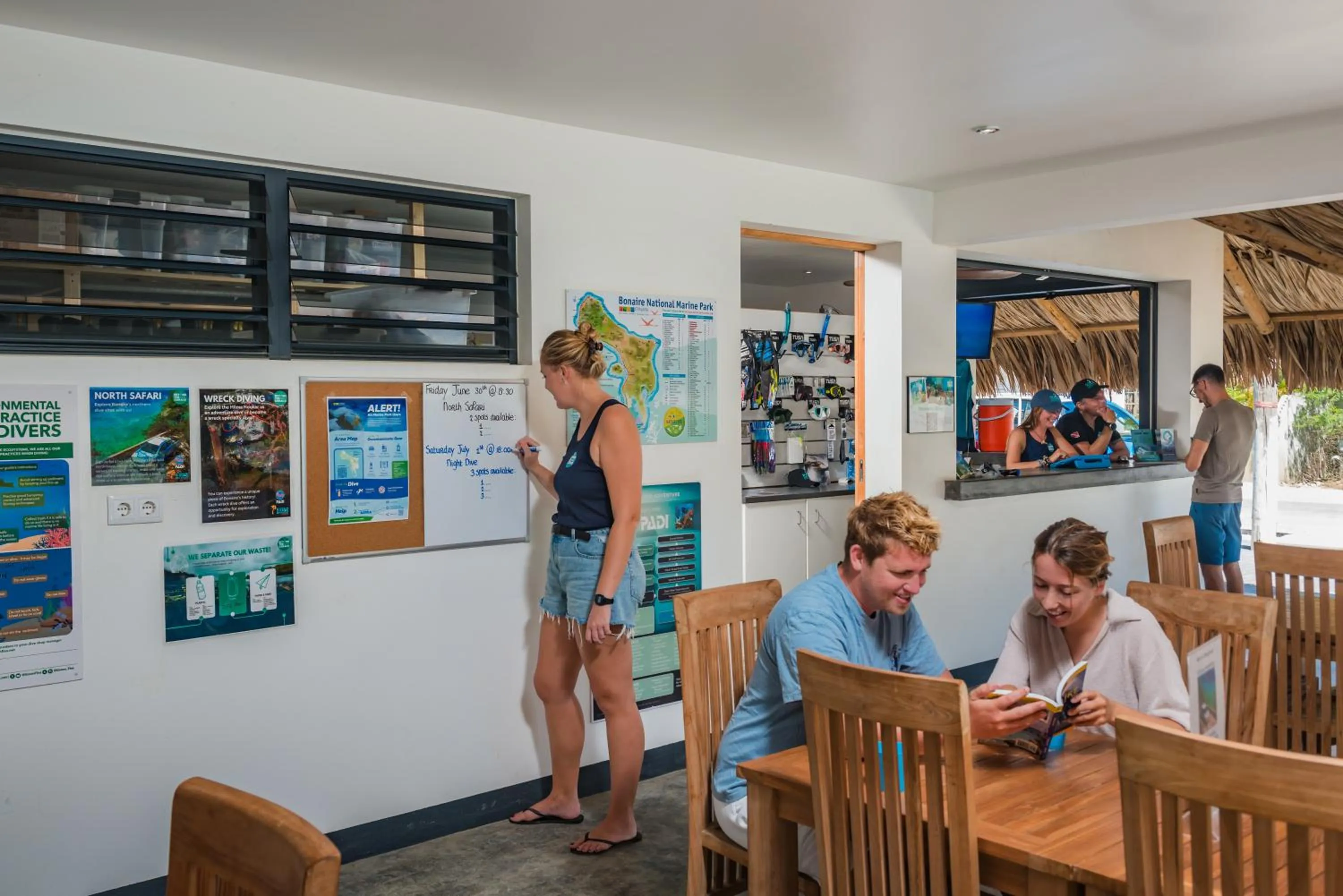 Diving in Bloozz resort Bonaire