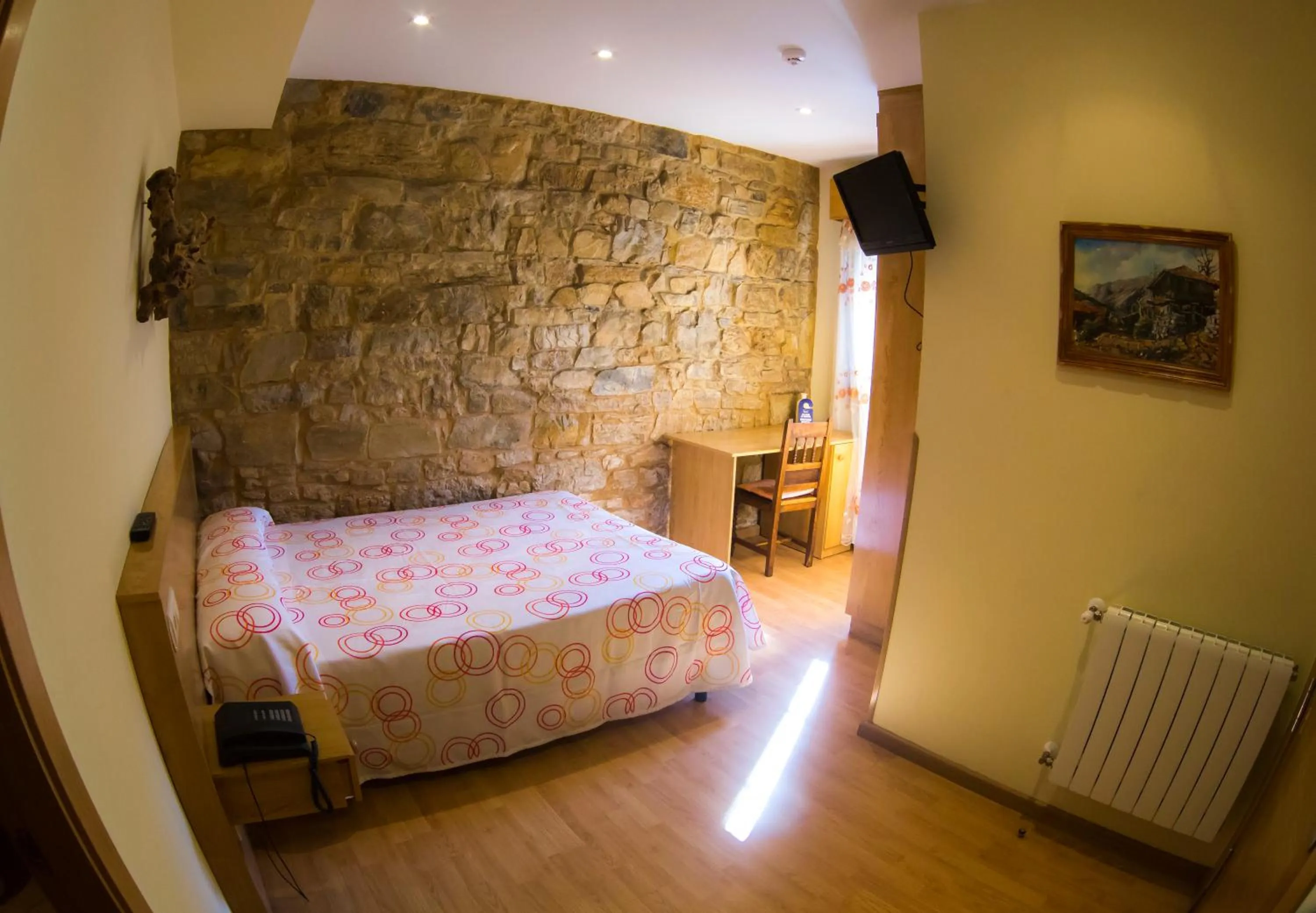 Photo of the whole room, Bed in Hotel el Horreo de Avilés