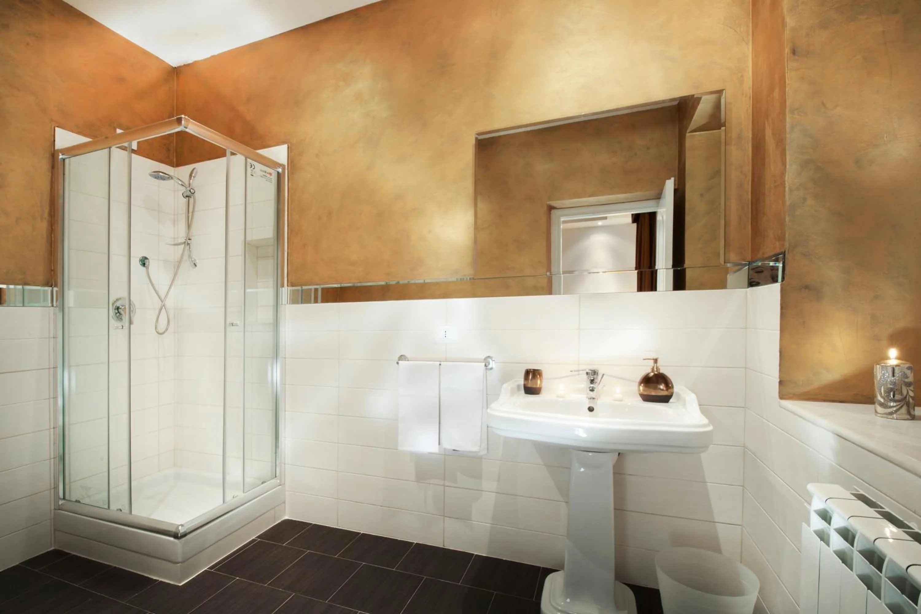 Bathroom in Hotel Quadrifoglio Roma Eur