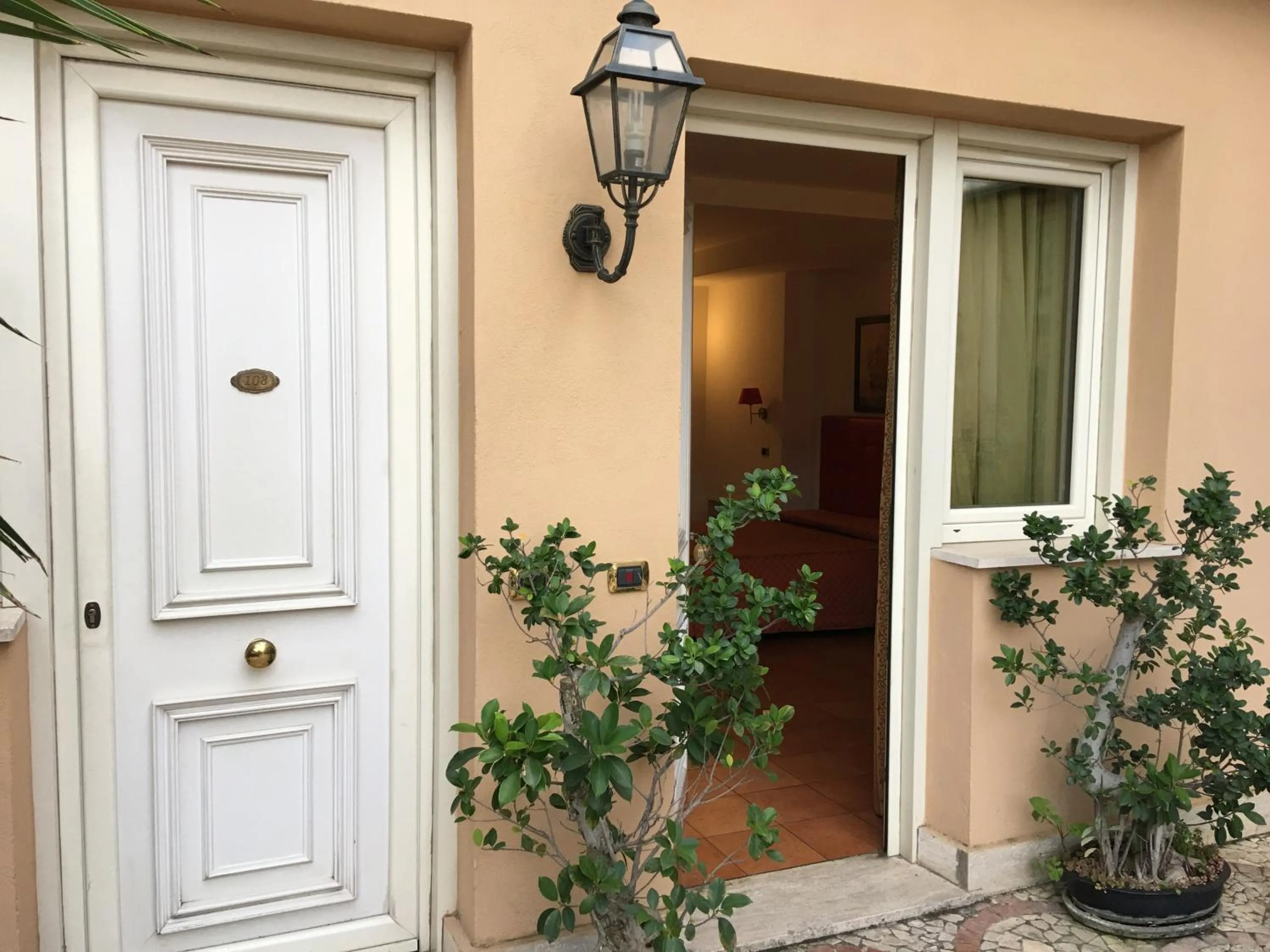 Patio in Hotel Quadrifoglio Roma Eur