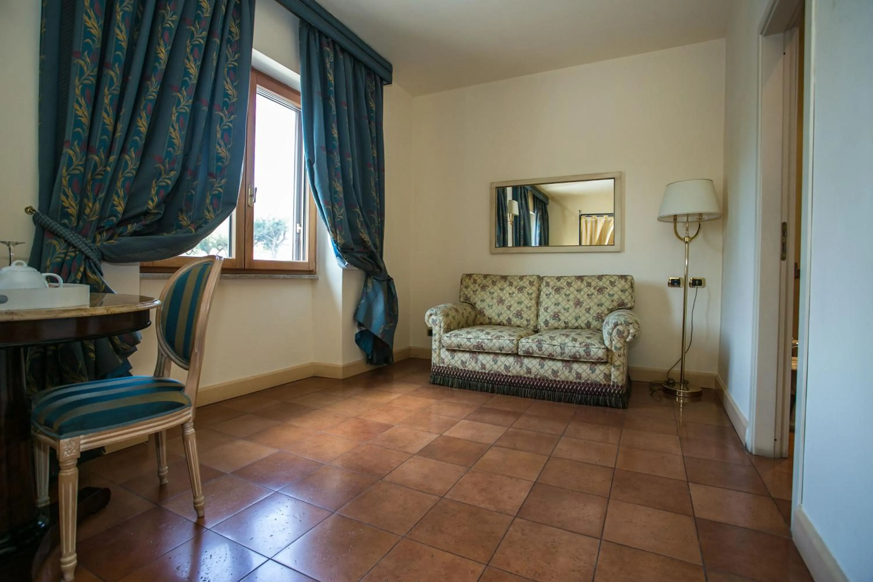 Bed in Hotel Quadrifoglio Roma Eur