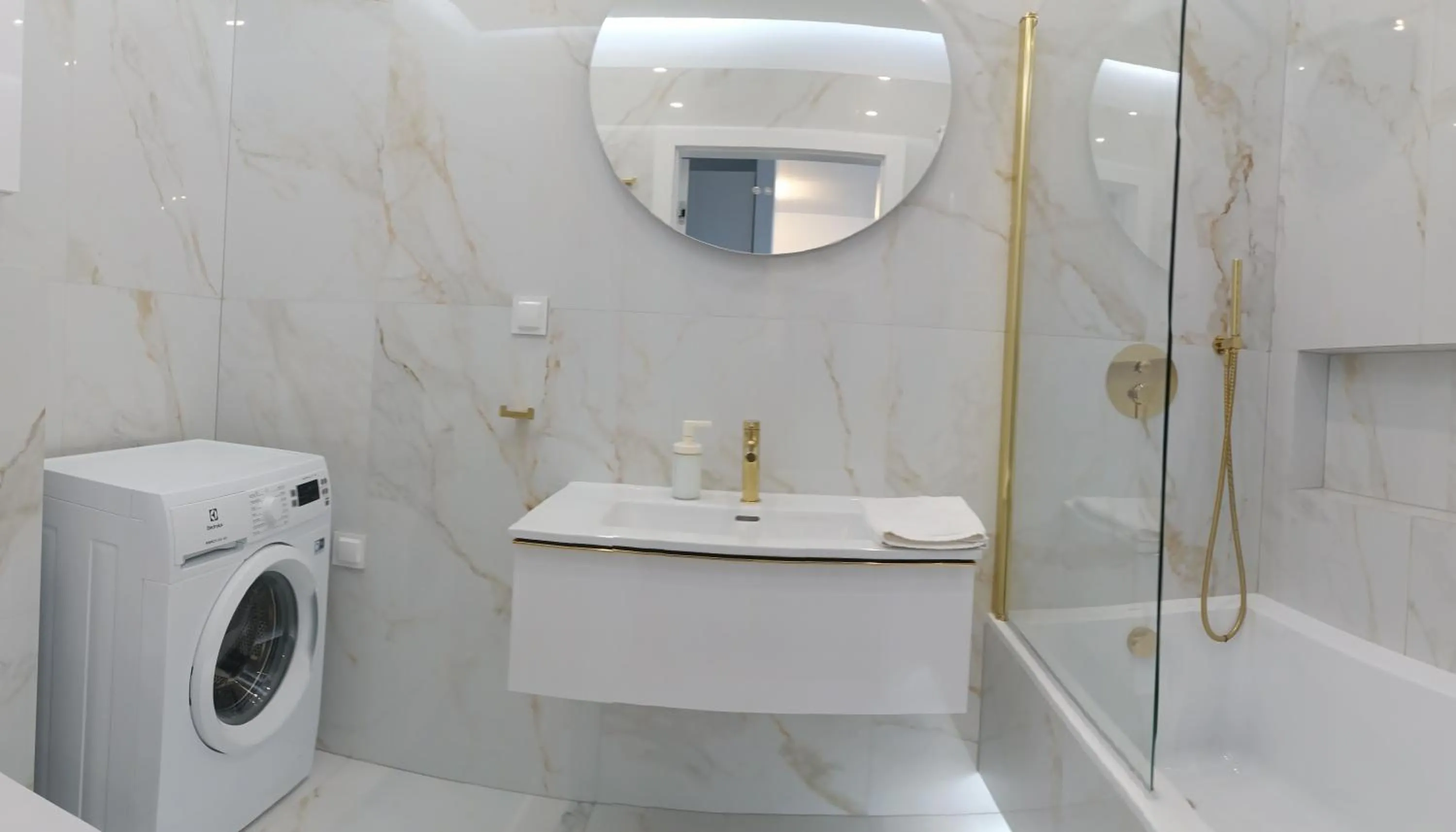 Bathroom in Sleepy3city Plac Unii