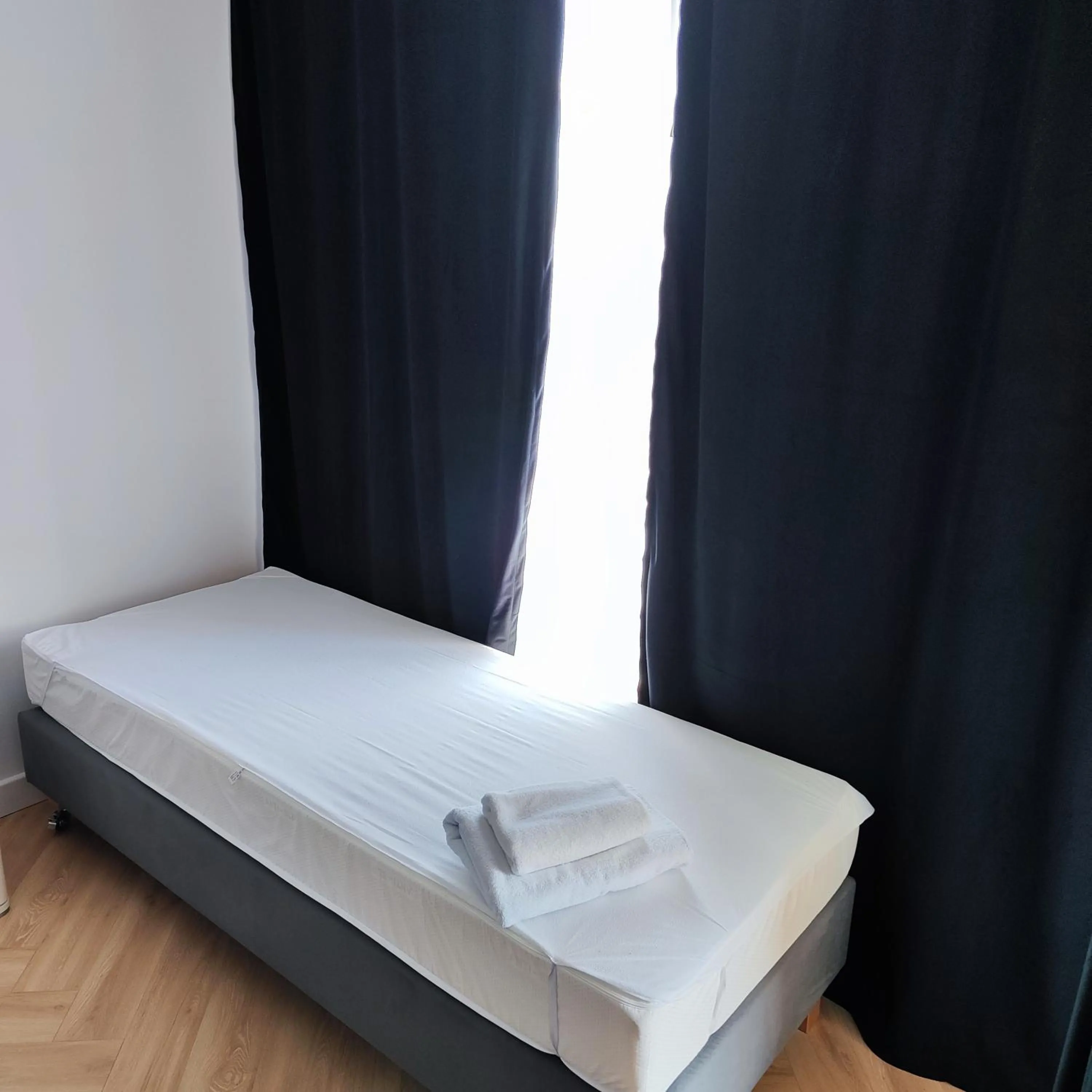 Photo of the whole room, Bed in Sleepy3city Plac Unii