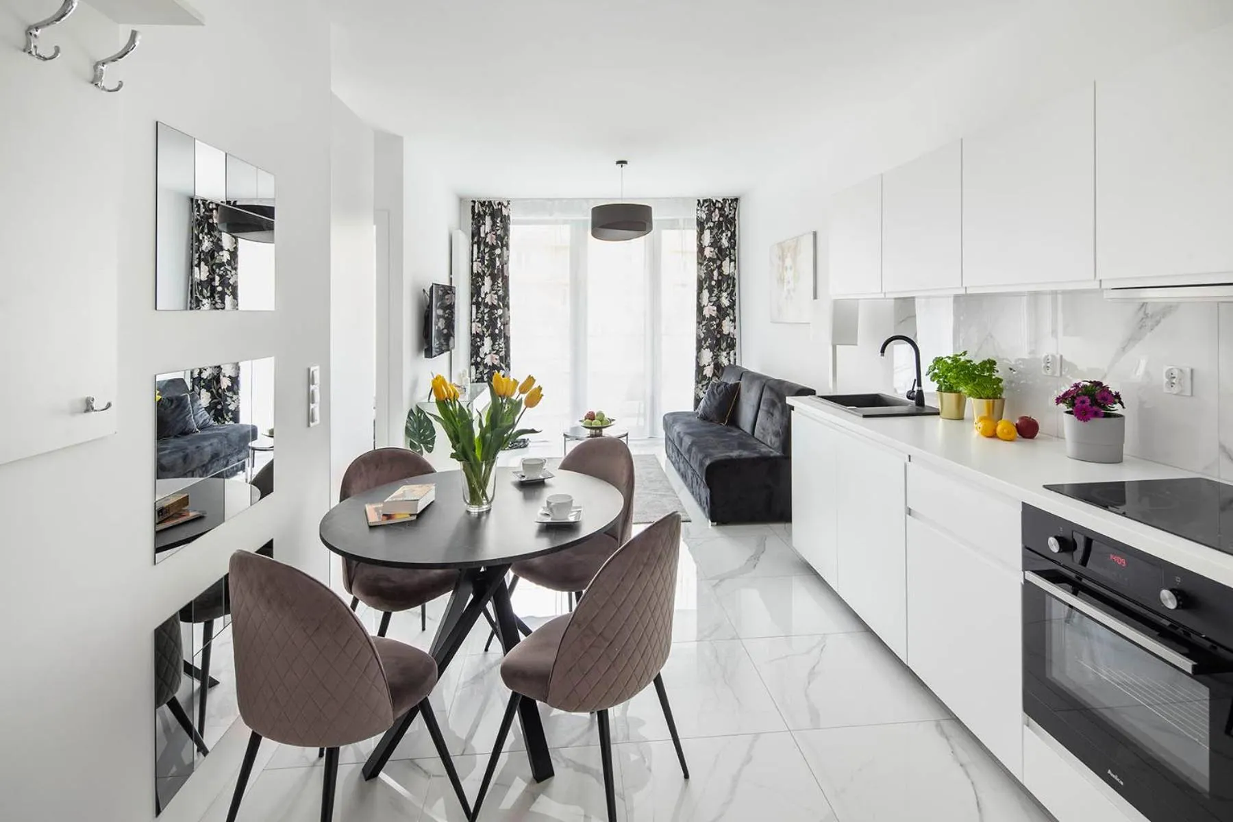 Kitchen or kitchenette in Sleepy3city Plac Unii