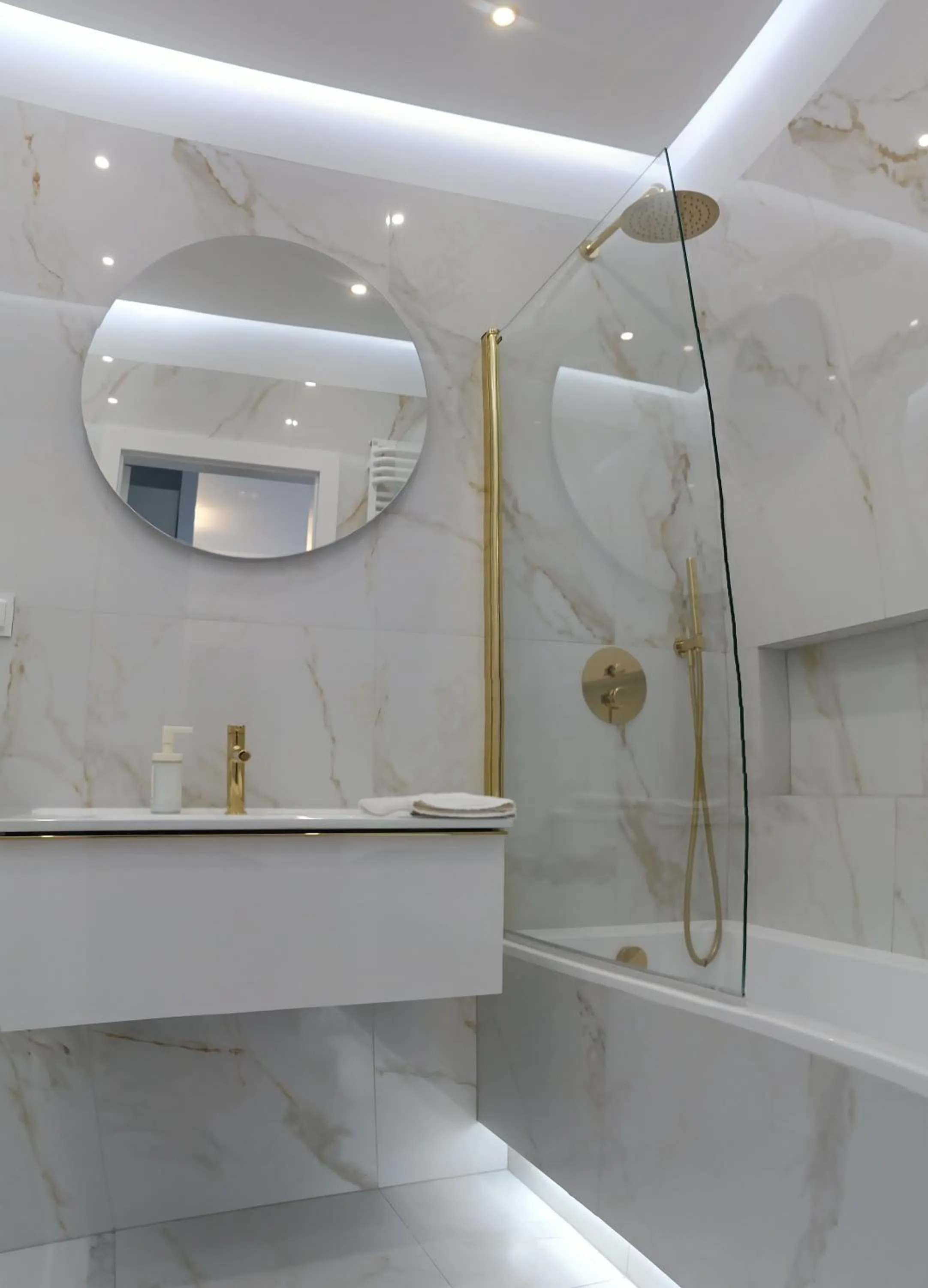 Bathroom in Sleepy3city Plac Unii