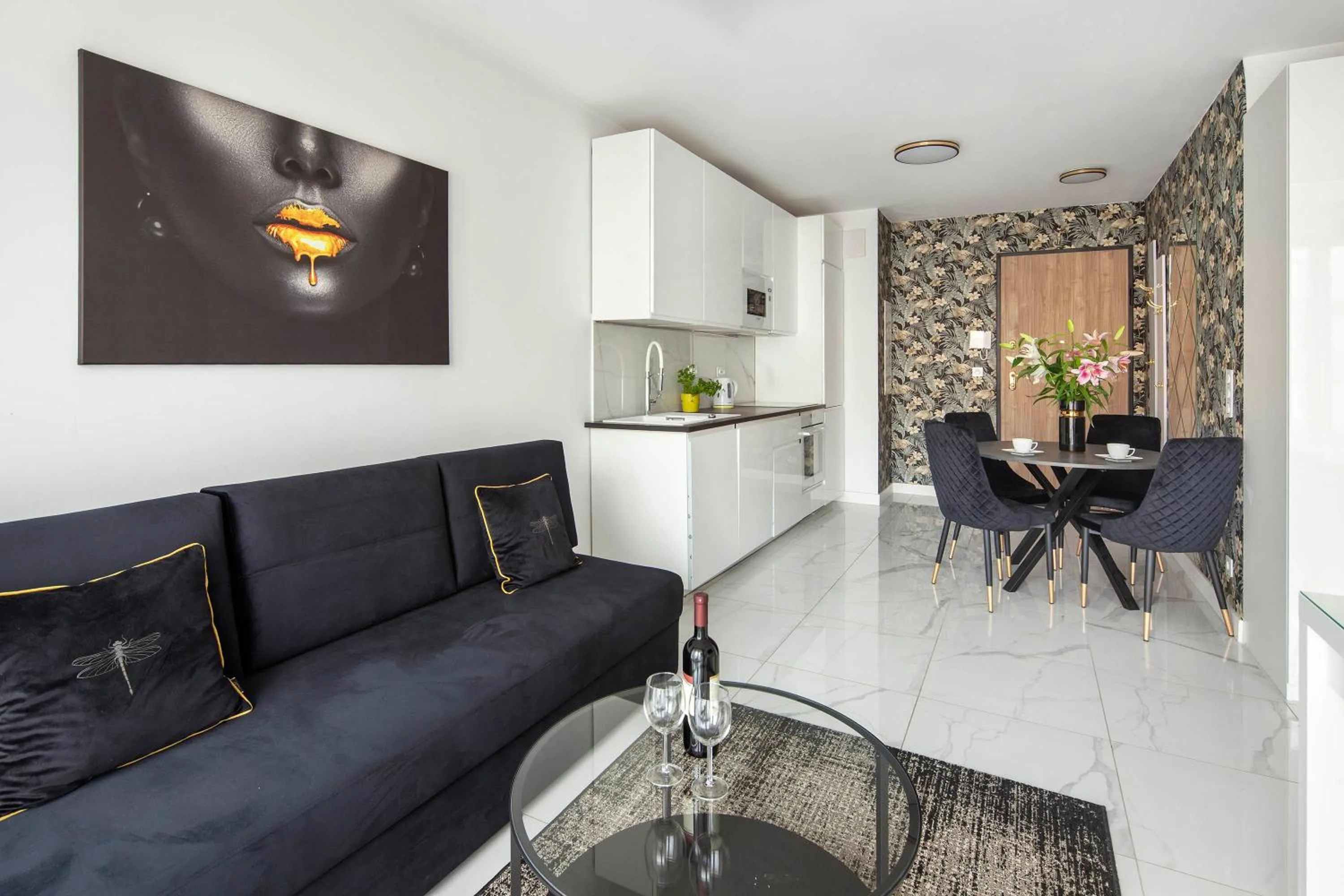 Kitchen or kitchenette in Sleepy3city Plac Unii