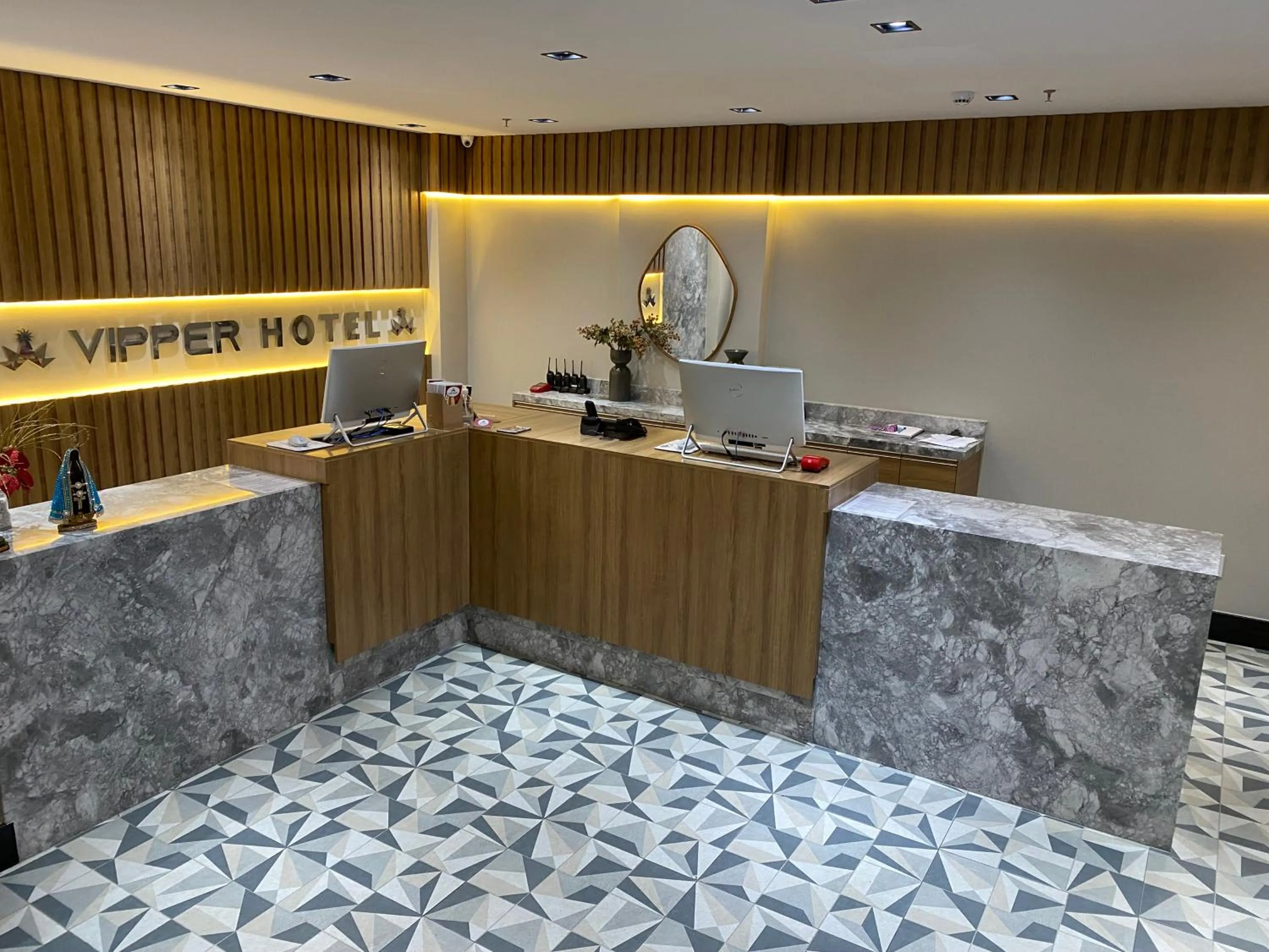 VIPPER Hotel