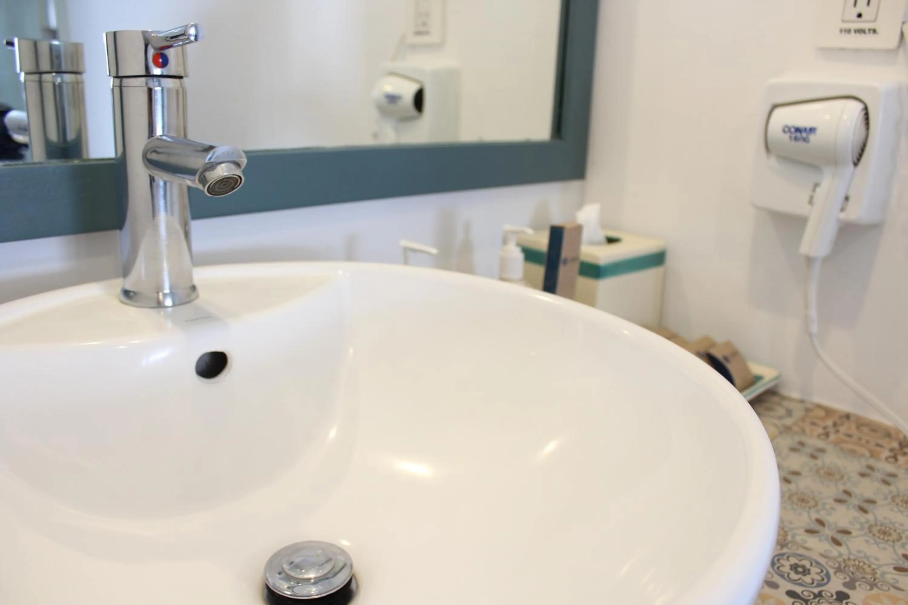 Bathroom in Hotel B Urban Xaman by Fontán Reforma