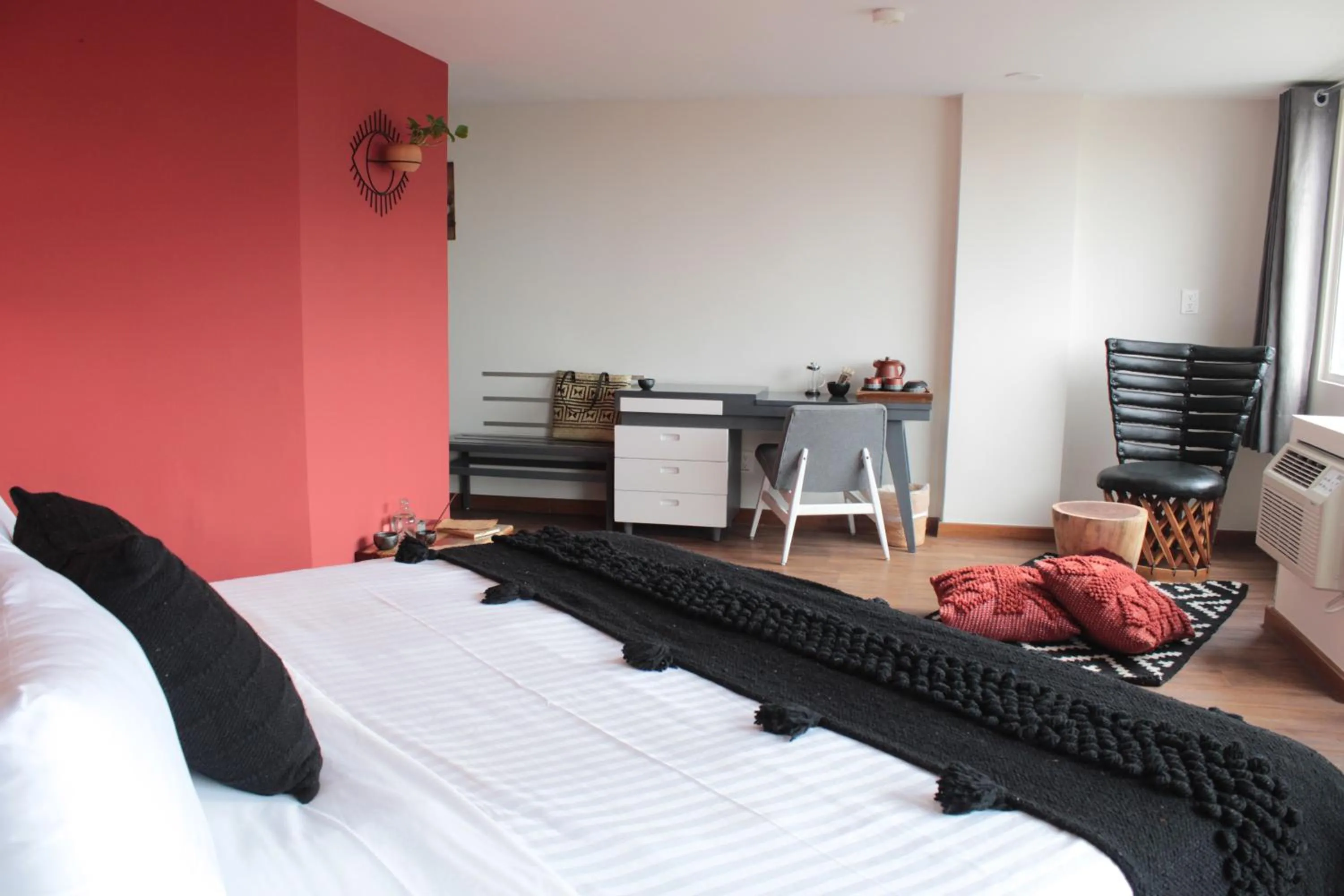 Photo of the whole room, Bed in Hotel B Urban Xaman by Fontán Reforma