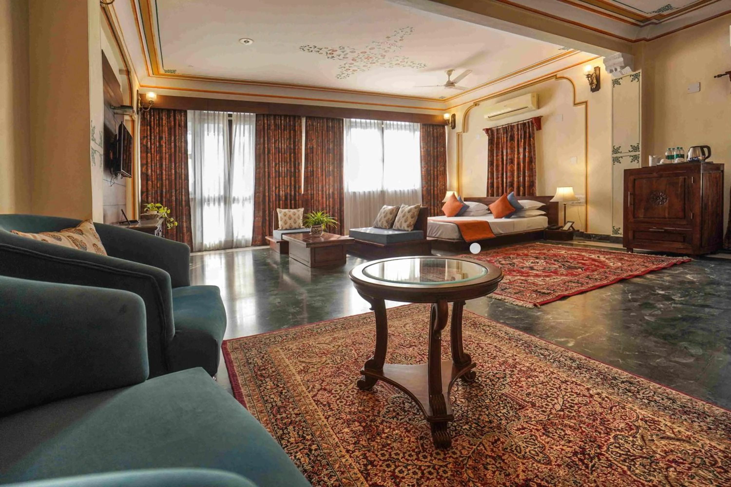 Bedroom in Diggi Palace - A City Center Hidden Heritage Gem