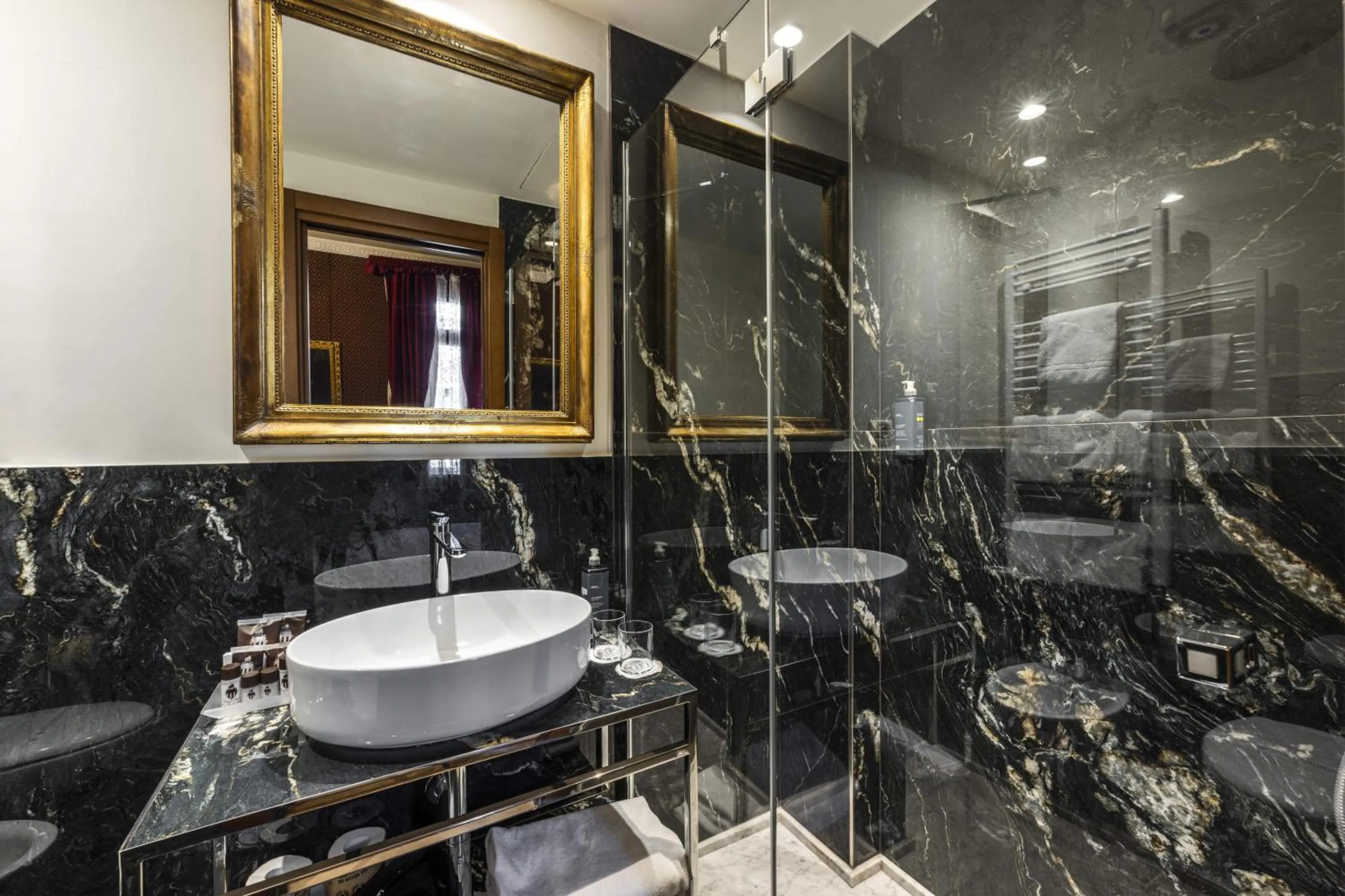 Bathroom in Hotel Casa Nicolò Priuli