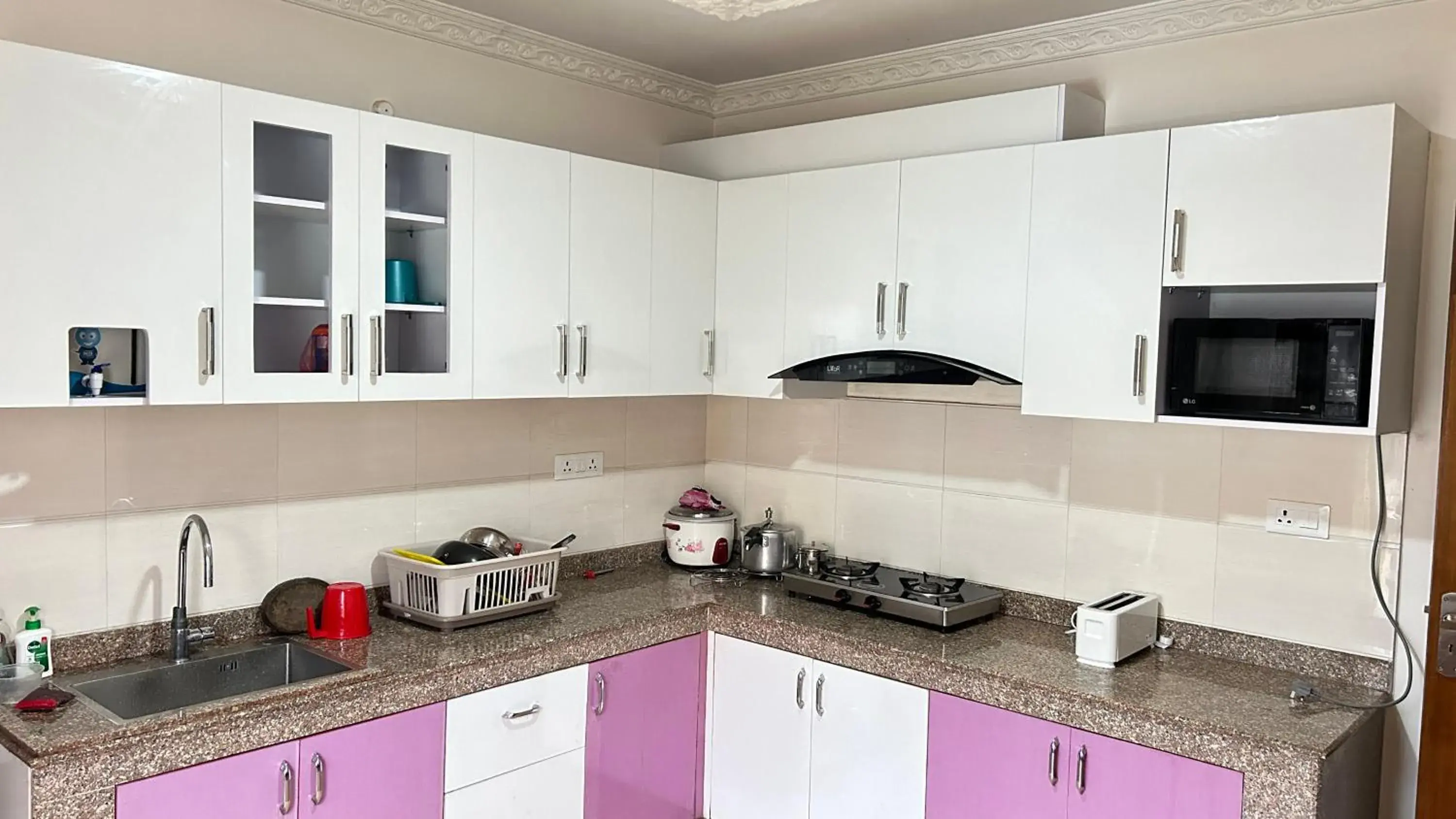 Kitchen or kitchenette in Raniban Suites - Apartment Home Kitchen or kitchenette in Raniban Suites - Apartment Home