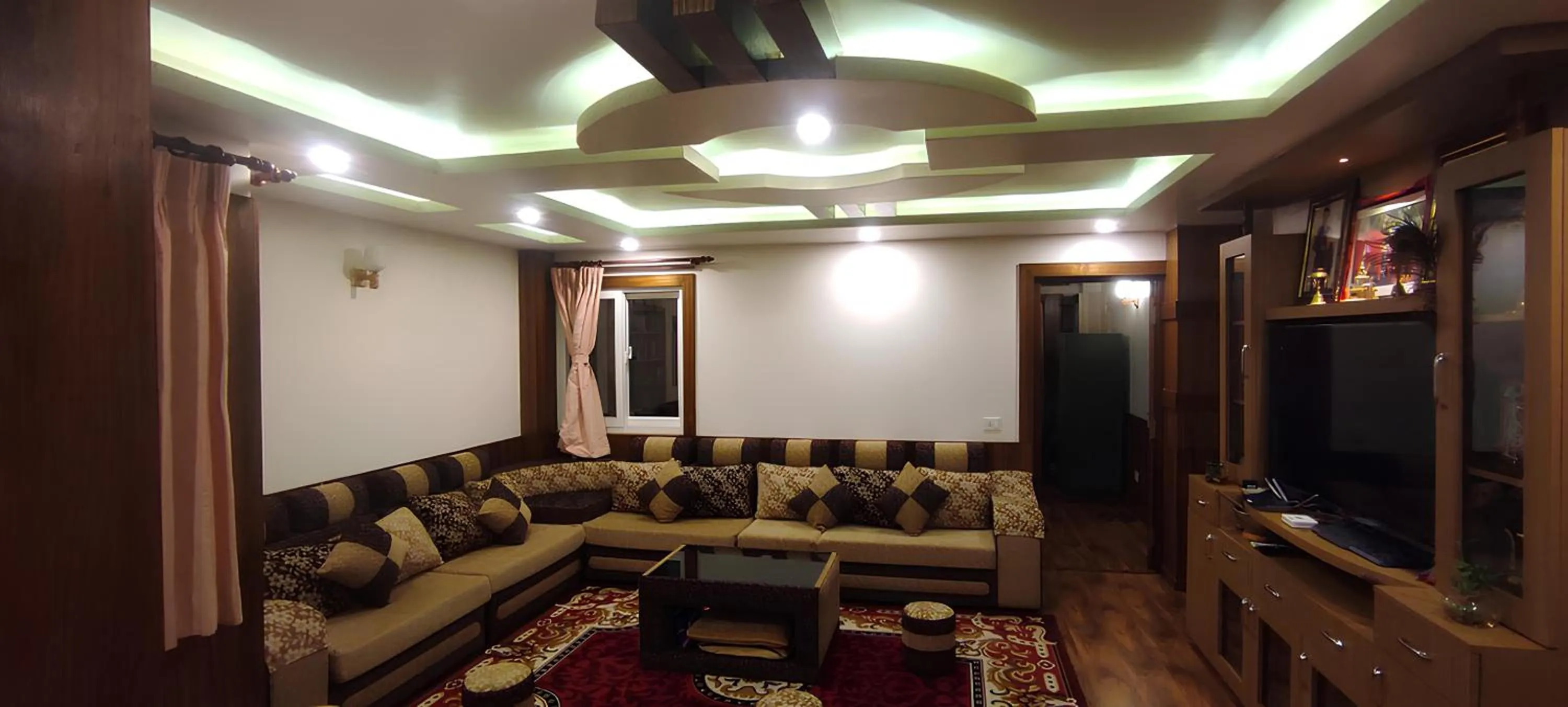 Living room in Raniban Suites - Apartment Home
