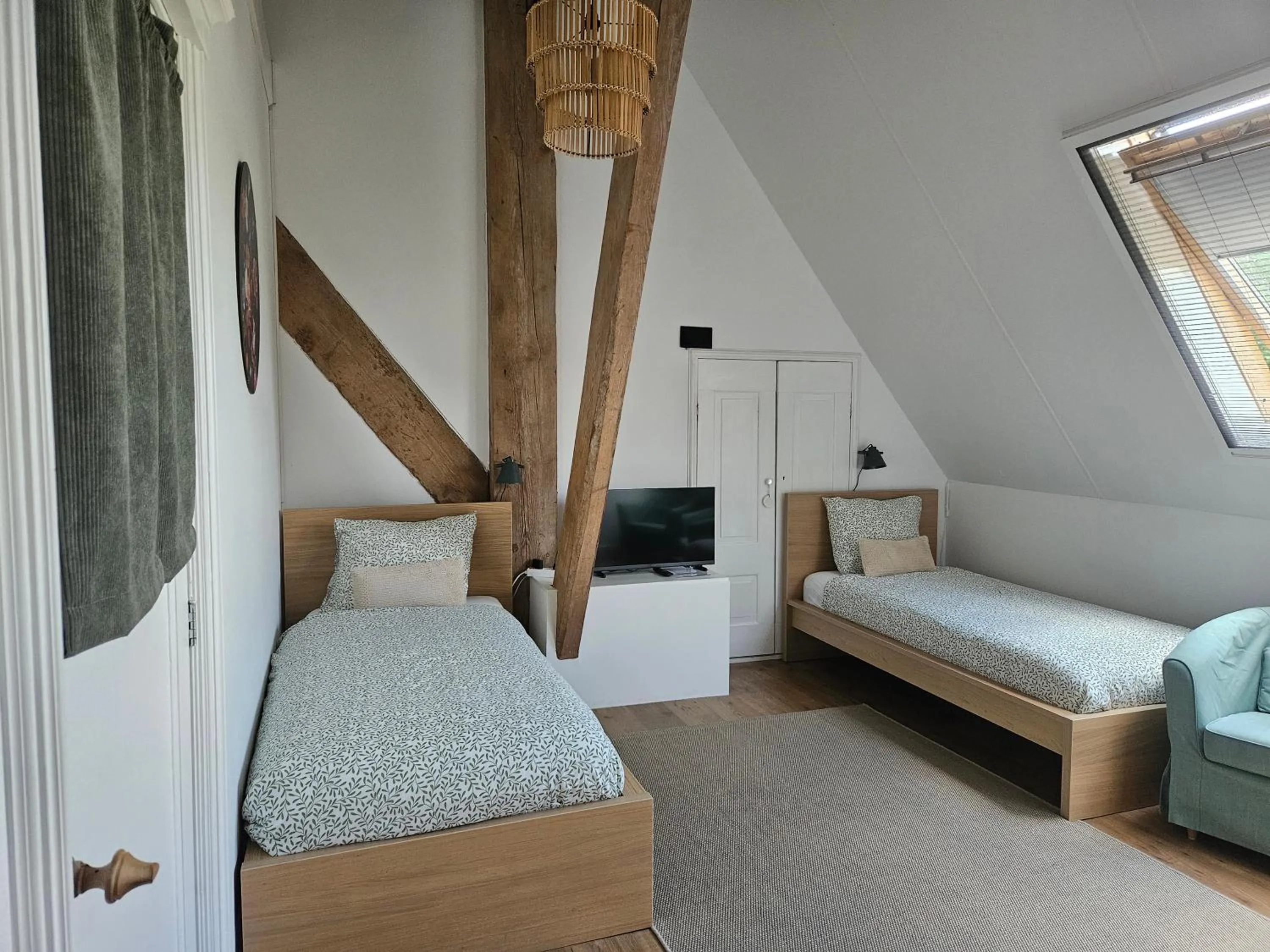 Twin Room with Shower - single occupancy in B&B Wijdzicht
