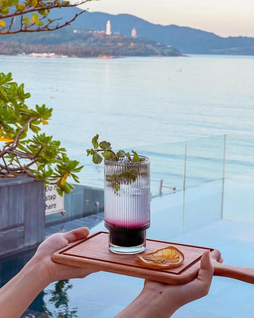 Swimming pool in Leaf Beachfront Hotel Da Nang