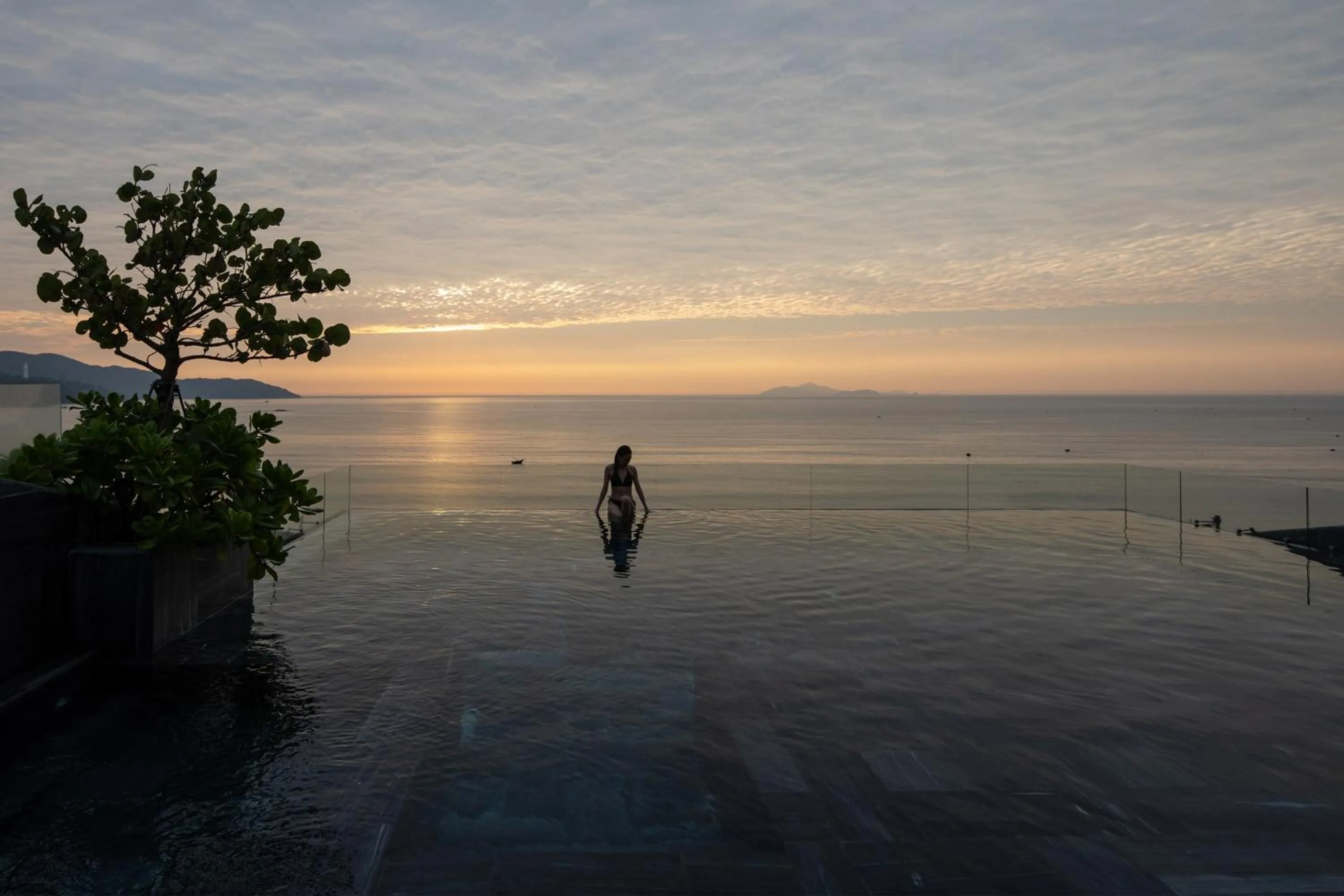 Swimming pool in Leaf Beachfront Hotel Da Nang