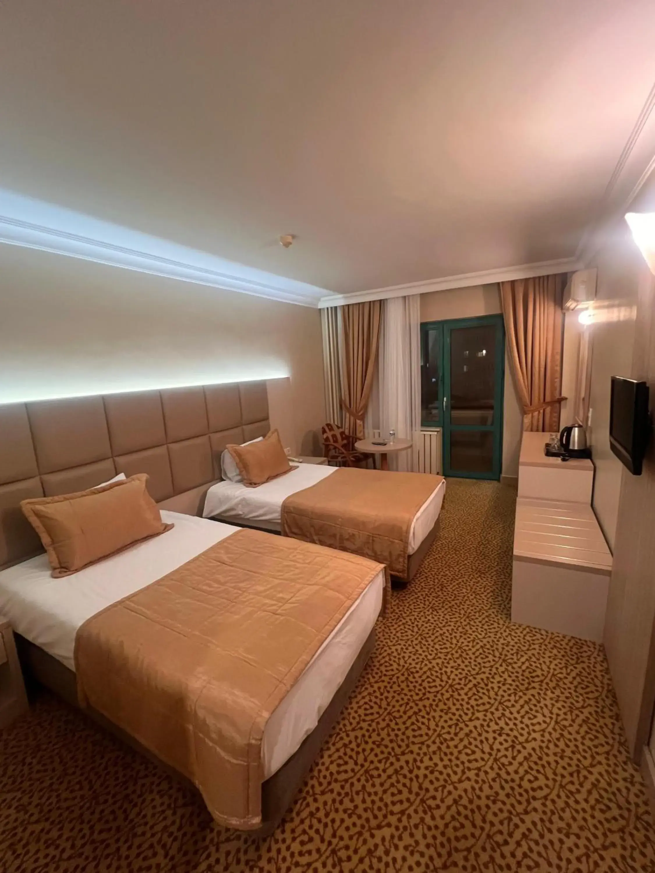 Twin Room with City View in SEFA HOTEL 1 ÇORLU Twin Room with City View in SEFA HOTEL 1 ÇORLU