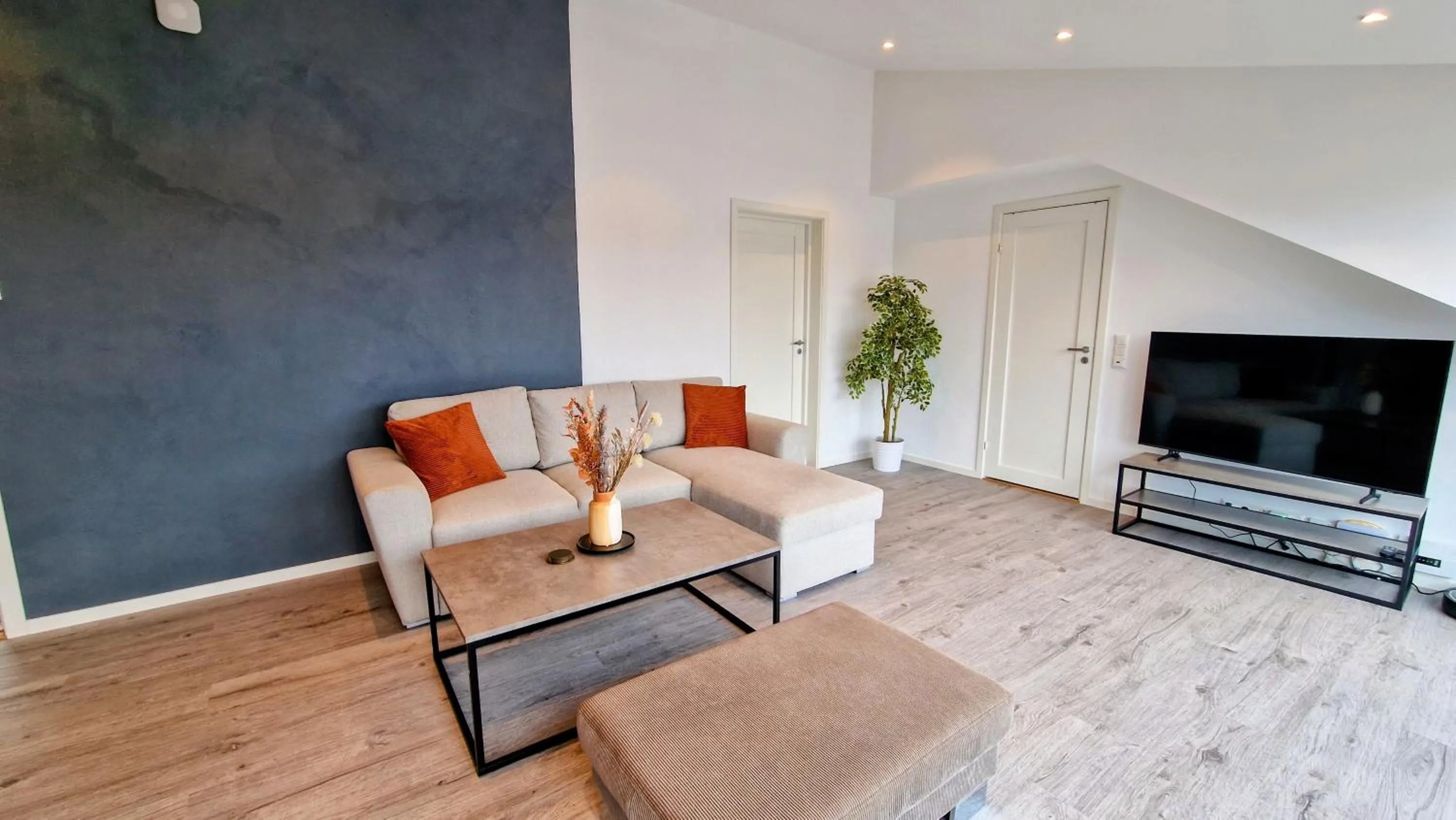 Lovely 2-bedroom loft with panoramic view.