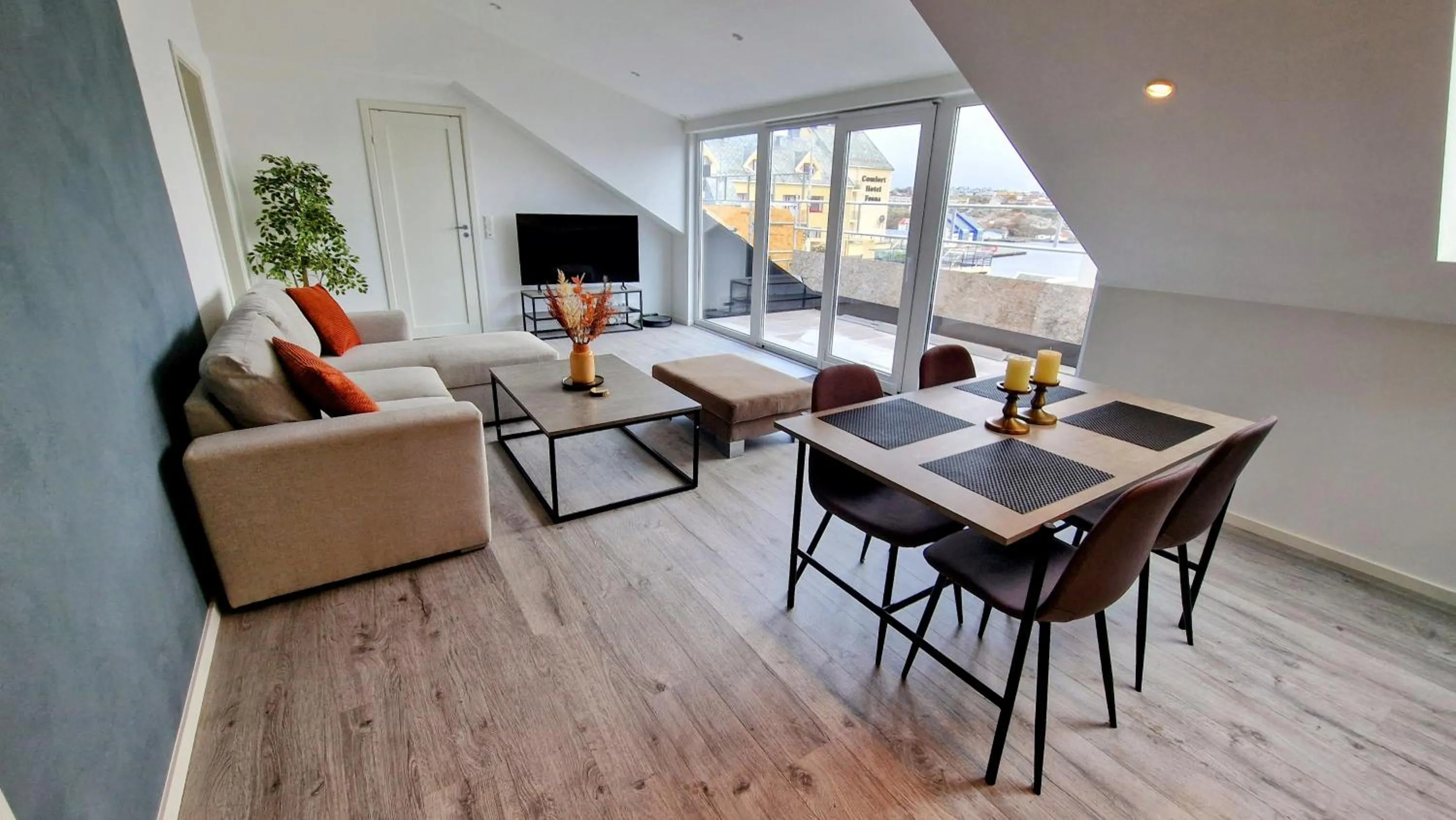 Lovely 2-bedroom loft with panoramic view.