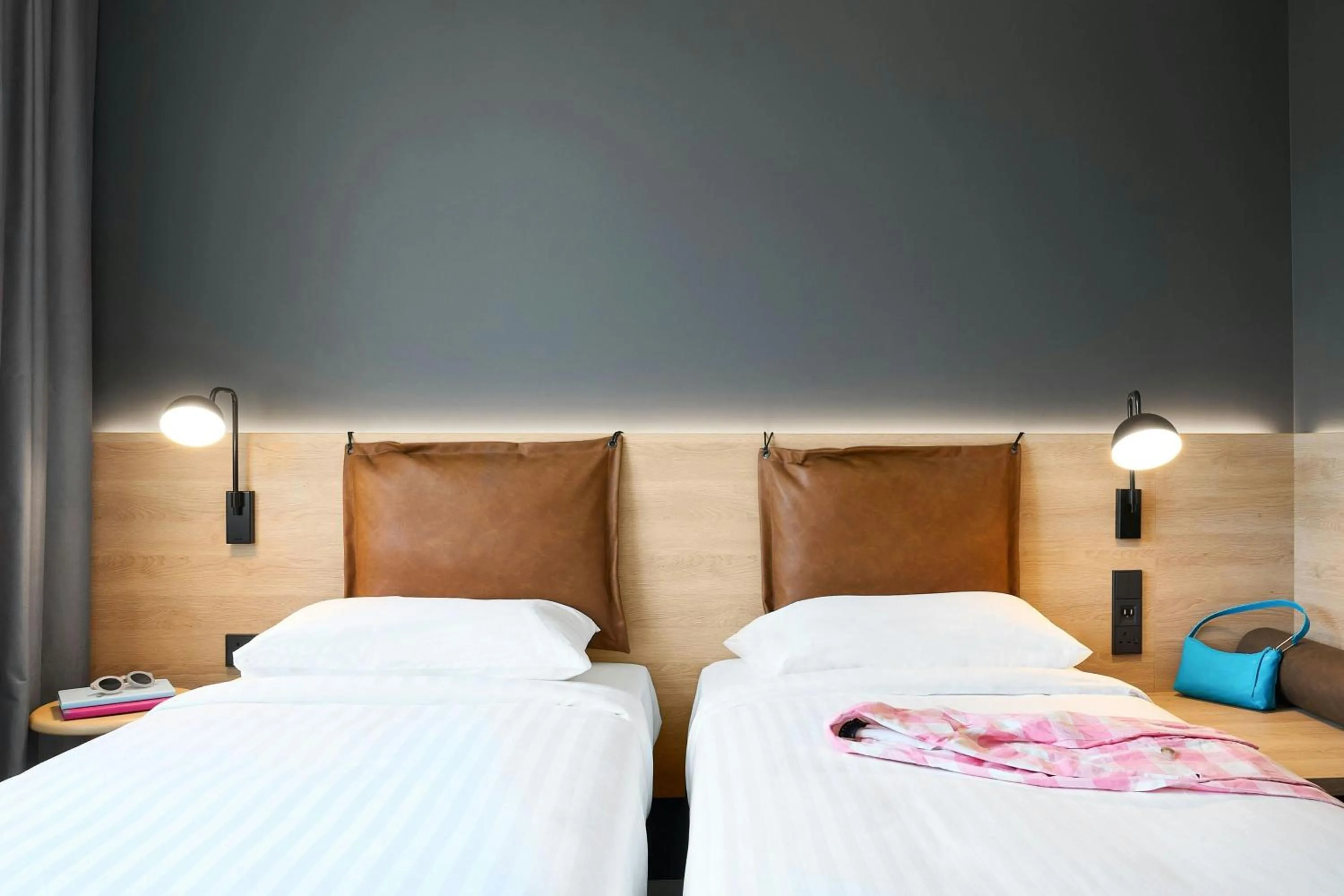 Bedroom, Bed in Moxy Bristol